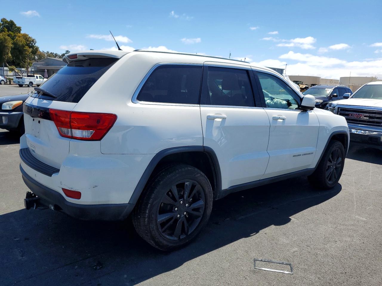 2012 Jeep Grand Cherokee Laredo White vin: 1C4RJFAG5CC353842