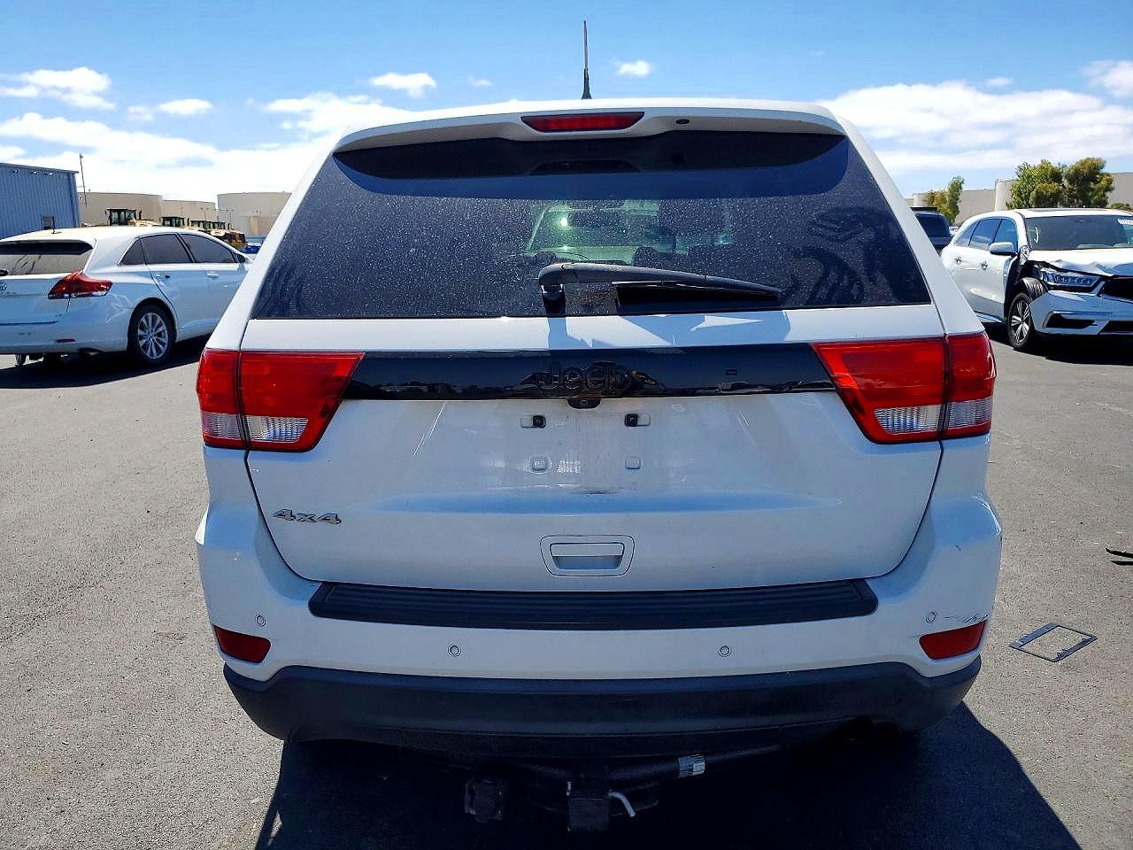 2012 Jeep Grand Cherokee Laredo White vin: 1C4RJFAG5CC353842