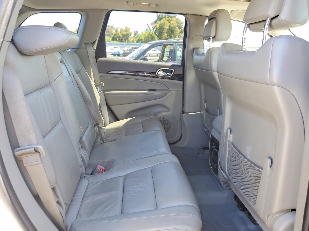 2012 Jeep Grand Cherokee Laredo White vin: 1C4RJFAG5CC353842