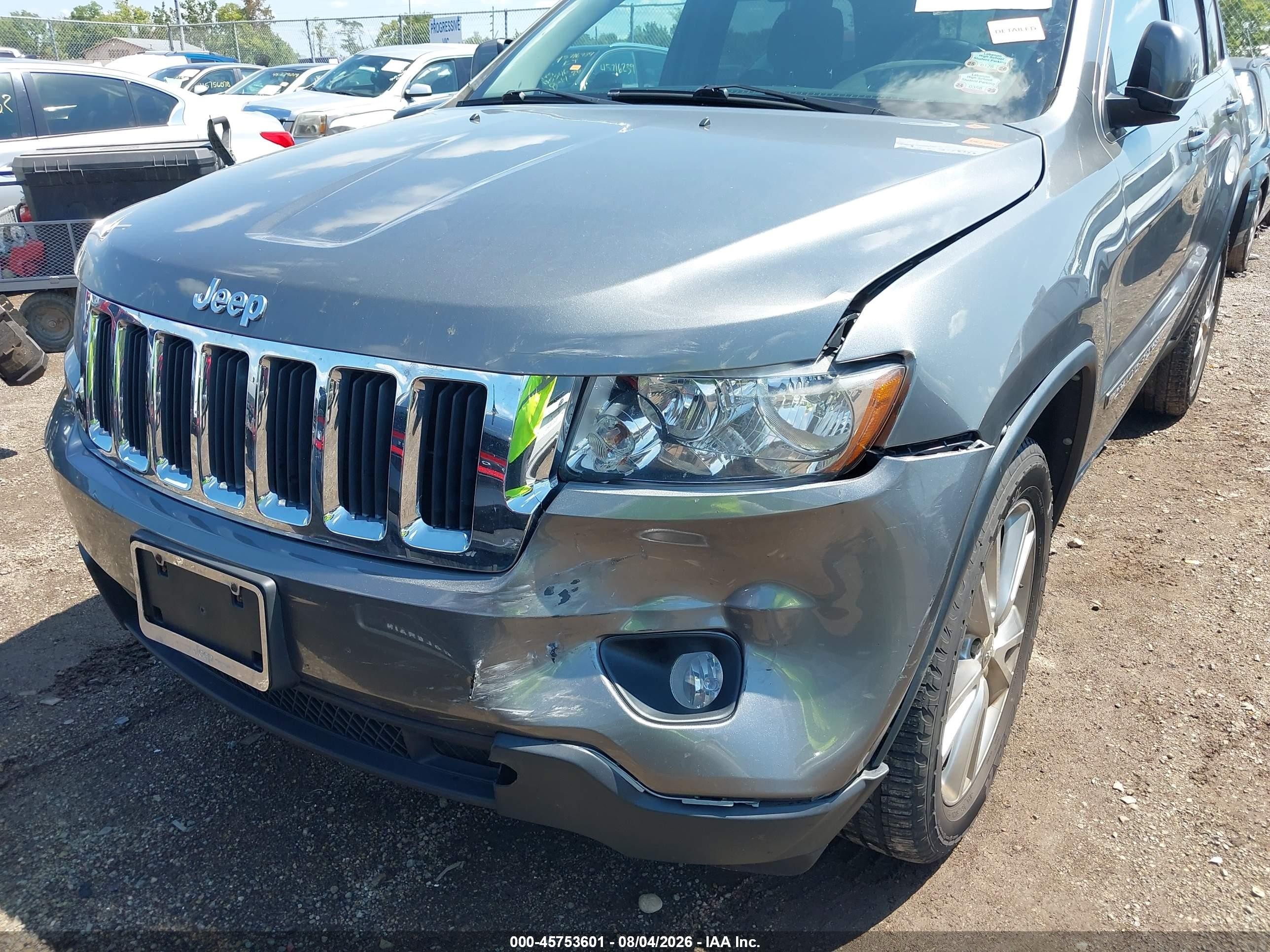 2013 Jeep Grand Cherokee Laredo Silver vin: 1C4RJFAG5DC568509