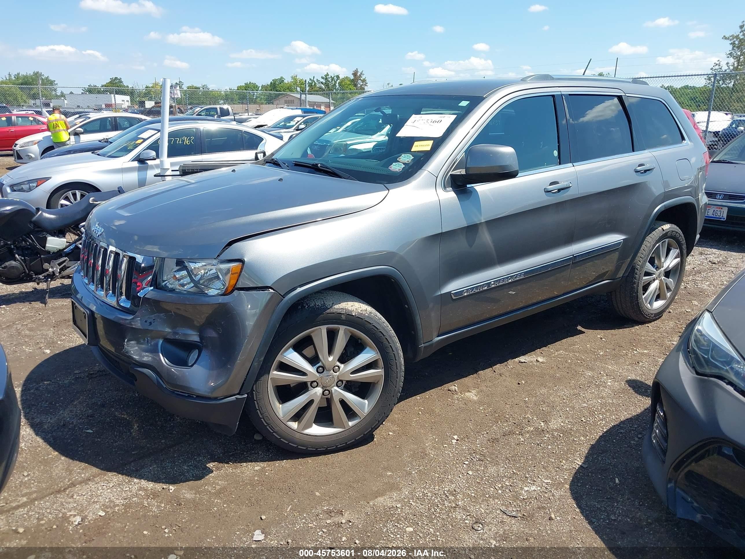 2013 Jeep Grand Cherokee Laredo Silver vin: 1C4RJFAG5DC568509