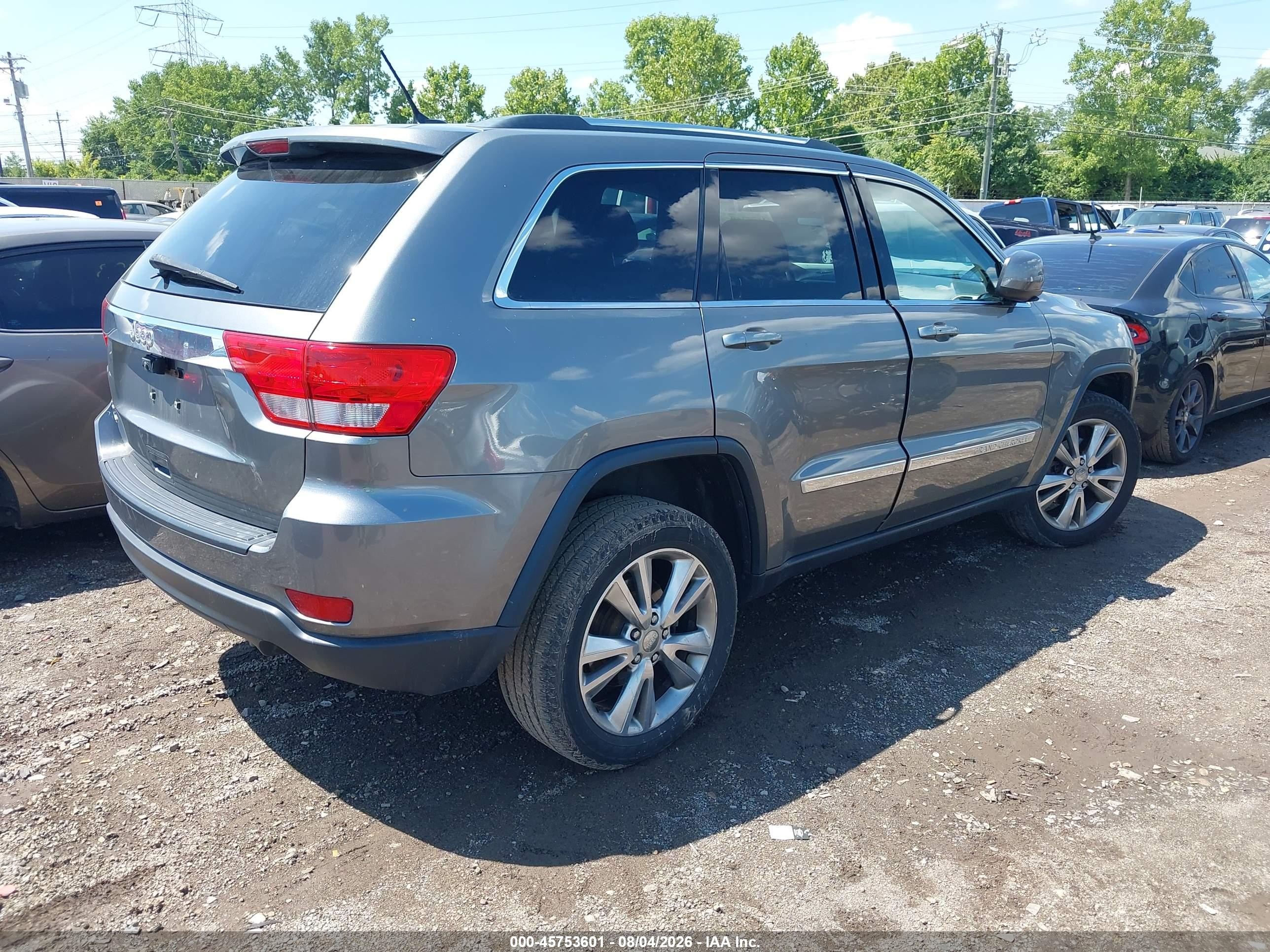 2013 Jeep Grand Cherokee Laredo Silver vin: 1C4RJFAG5DC568509