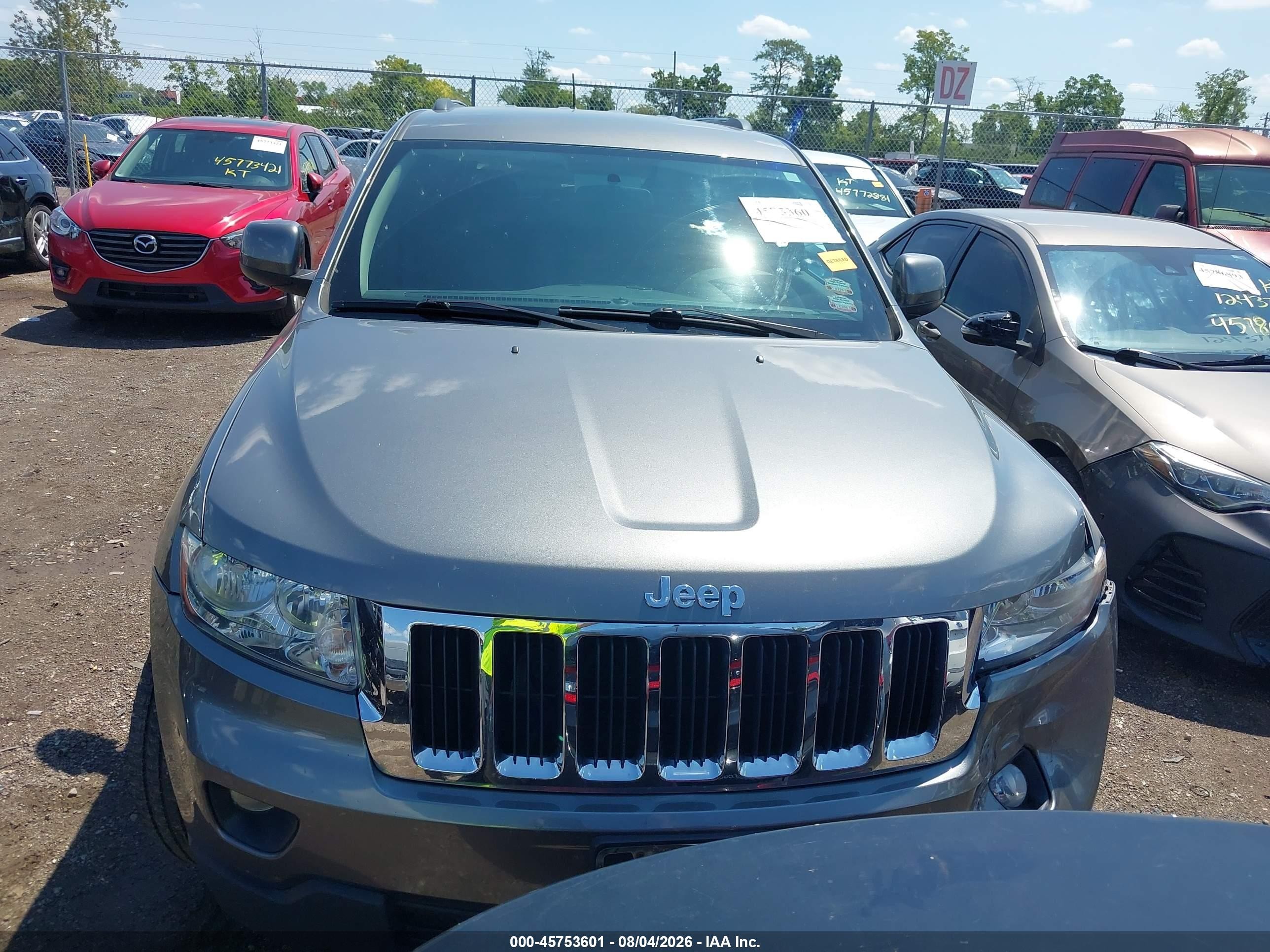 2013 Jeep Grand Cherokee Laredo Silver vin: 1C4RJFAG5DC568509