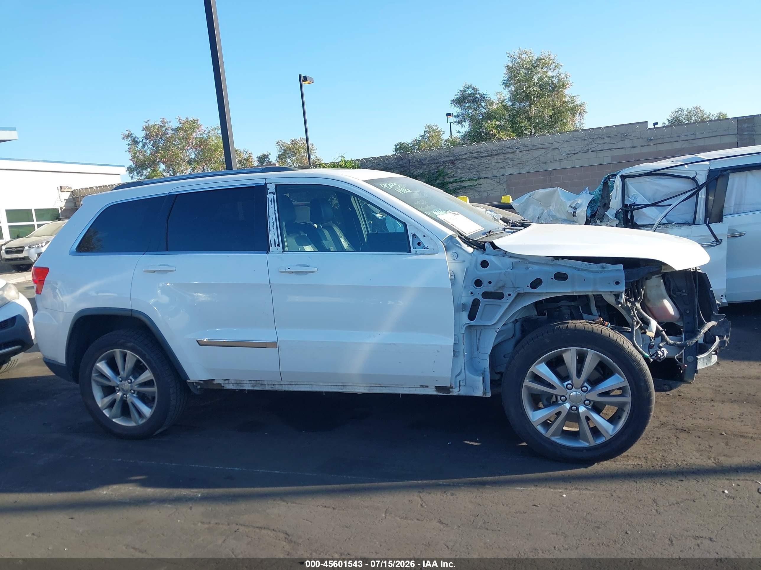 2013 Jeep Grand Cherokee Laredo Белый vin: 1C4RJFAG5DC582460