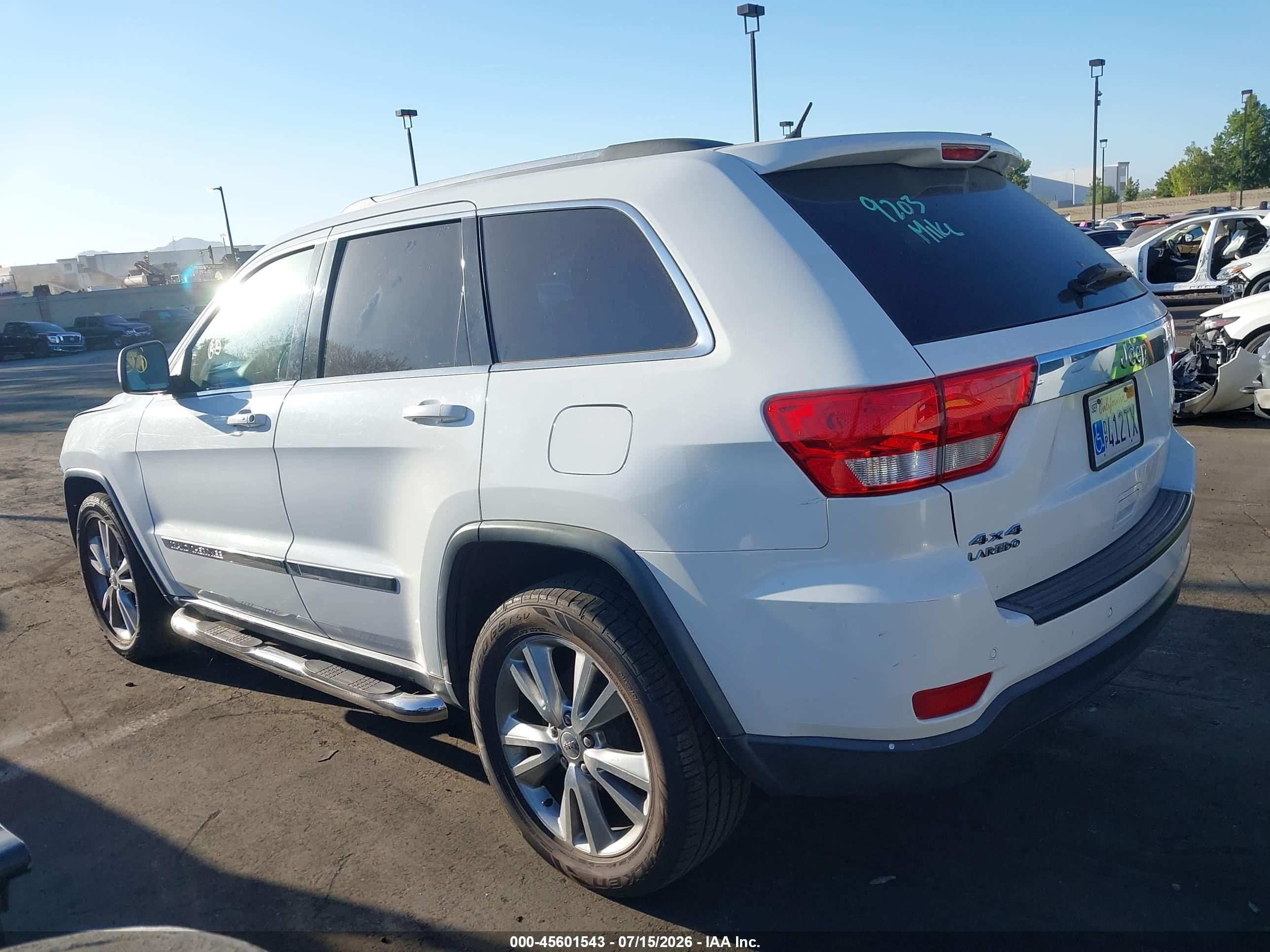 2013 Jeep Grand Cherokee Laredo Белый vin: 1C4RJFAG5DC582460
