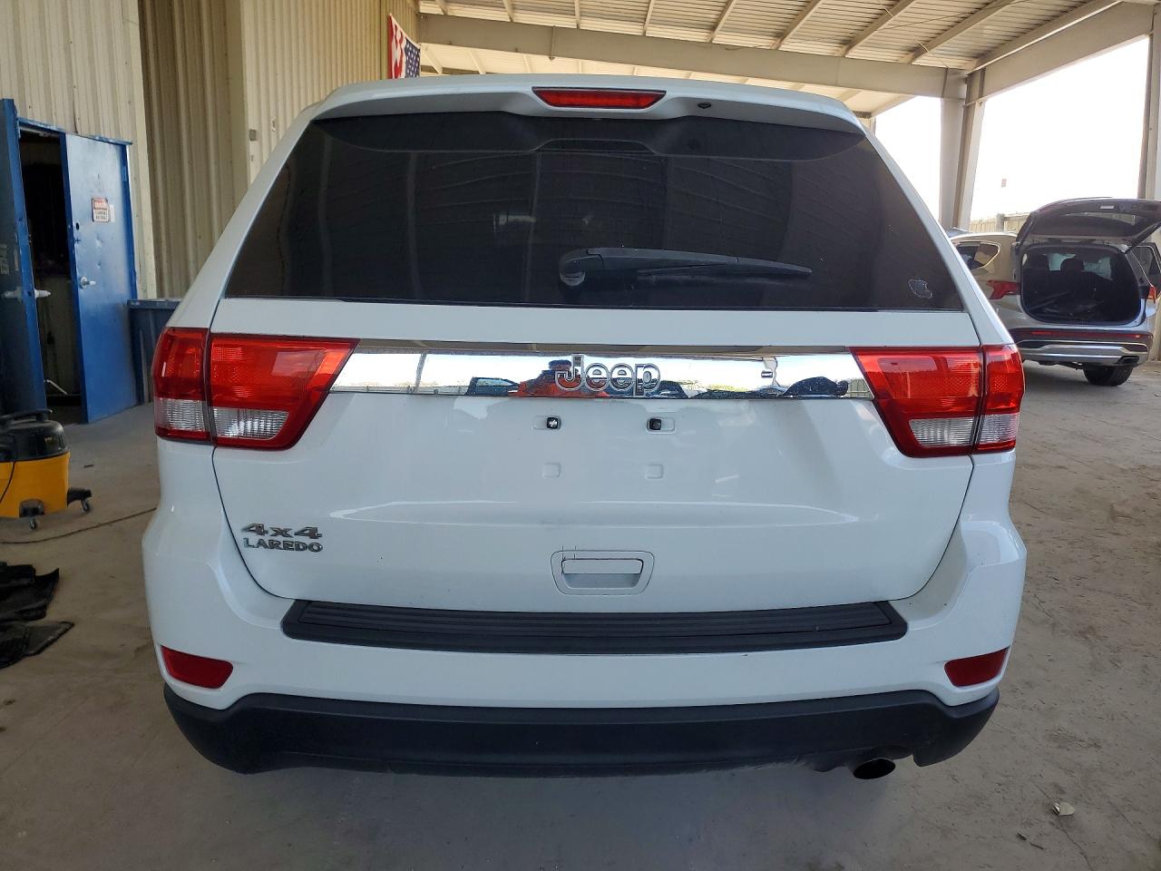 2013 Jeep Grand Cherokee Laredo White vin: 1C4RJFAG5DC586301
