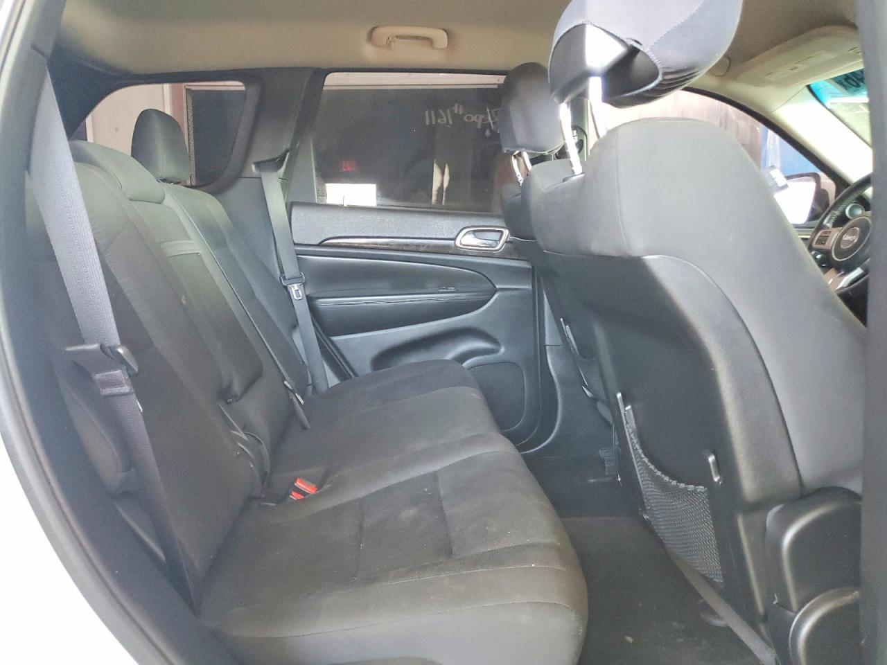 2013 Jeep Grand Cherokee Laredo White vin: 1C4RJFAG5DC586301