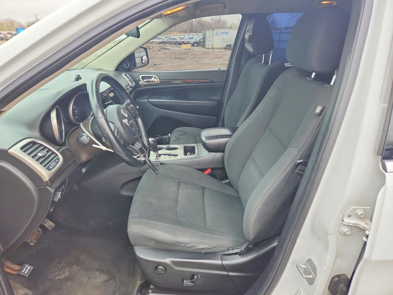 2013 Jeep Grand Cherokee Laredo White vin: 1C4RJFAG5DC586413