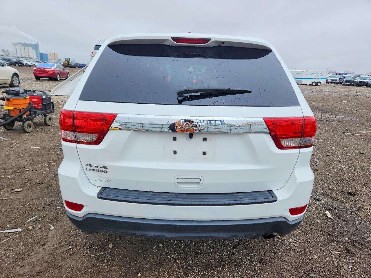 2013 Jeep Grand Cherokee Laredo White vin: 1C4RJFAG5DC586413