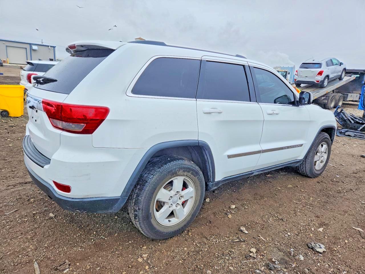 2013 Jeep Grand Cherokee Laredo White vin: 1C4RJFAG5DC586413