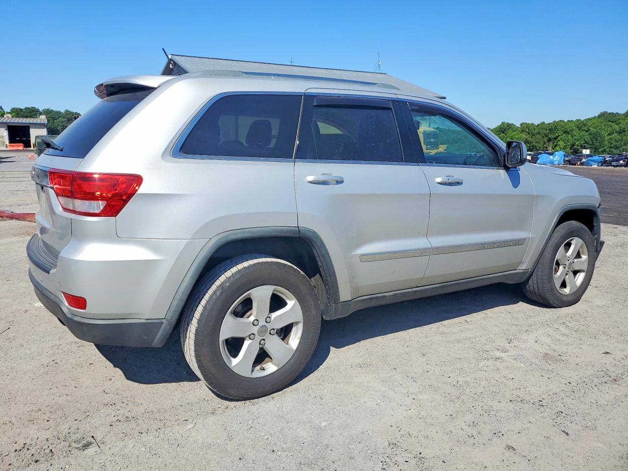 2013 Jeep Grand Cherokee Laredo Серебряный vin: 1C4RJFAG5DC615487