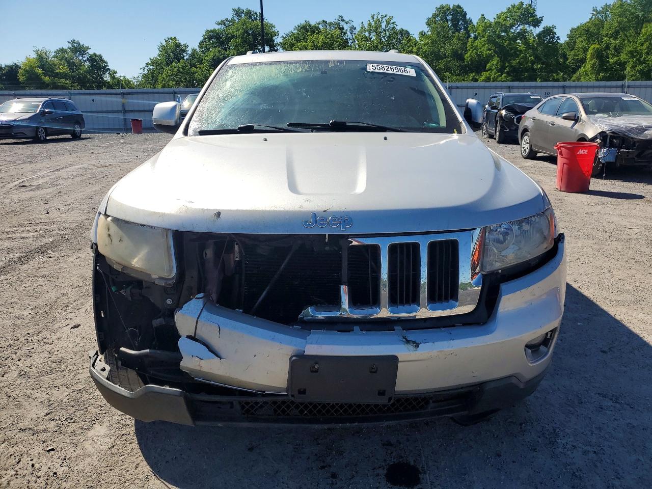 2013 Jeep Grand Cherokee Laredo Серебряный vin: 1C4RJFAG5DC615487