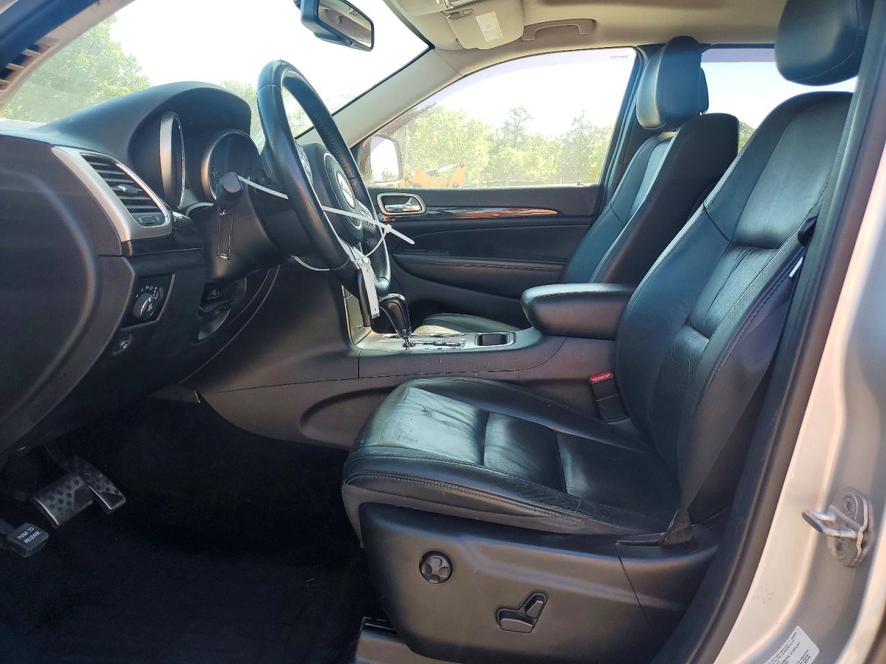 2013 Jeep Grand Cherokee Laredo Серебряный vin: 1C4RJFAG5DC615487