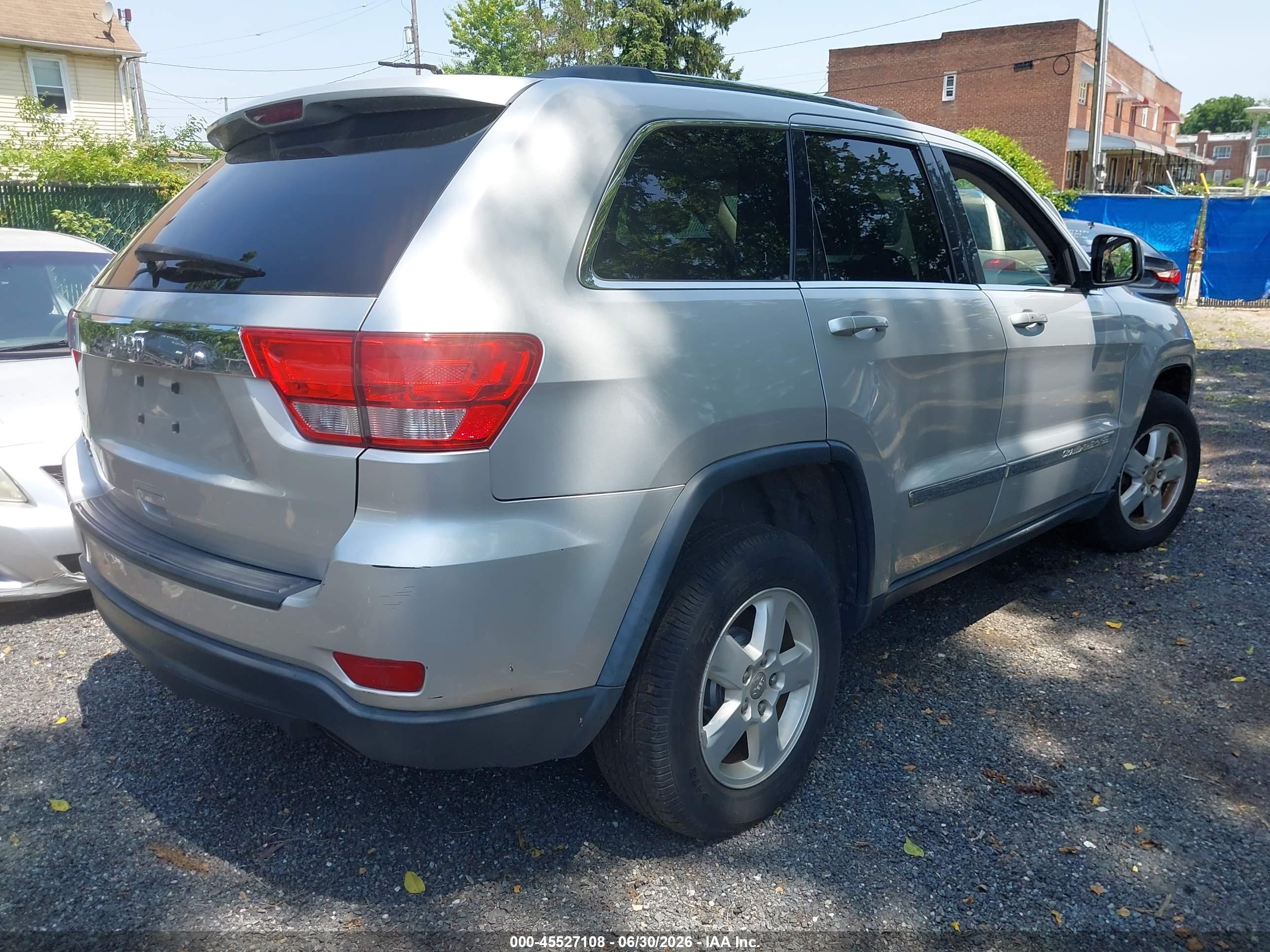 2013 Jeep Grand Cherokee Laredo Silver vin: 1C4RJFAG5DC648361