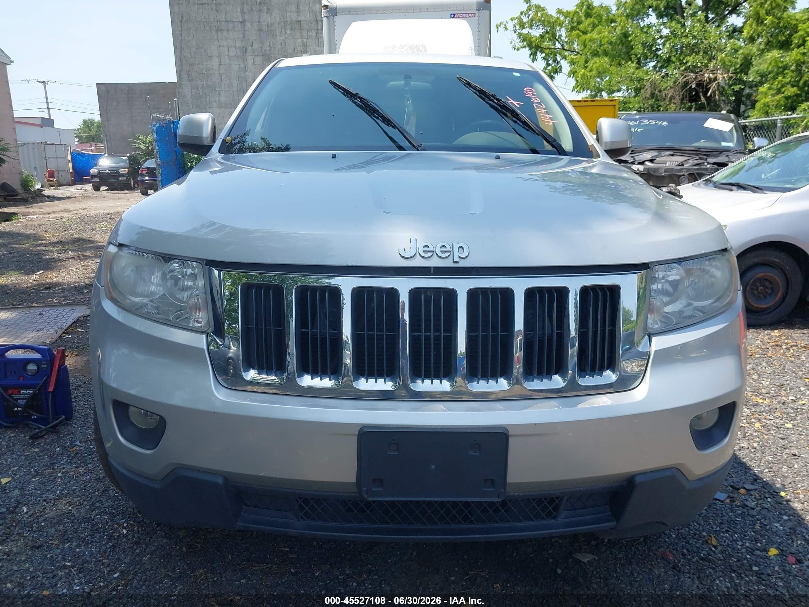 2013 Jeep Grand Cherokee Laredo Silver vin: 1C4RJFAG5DC648361