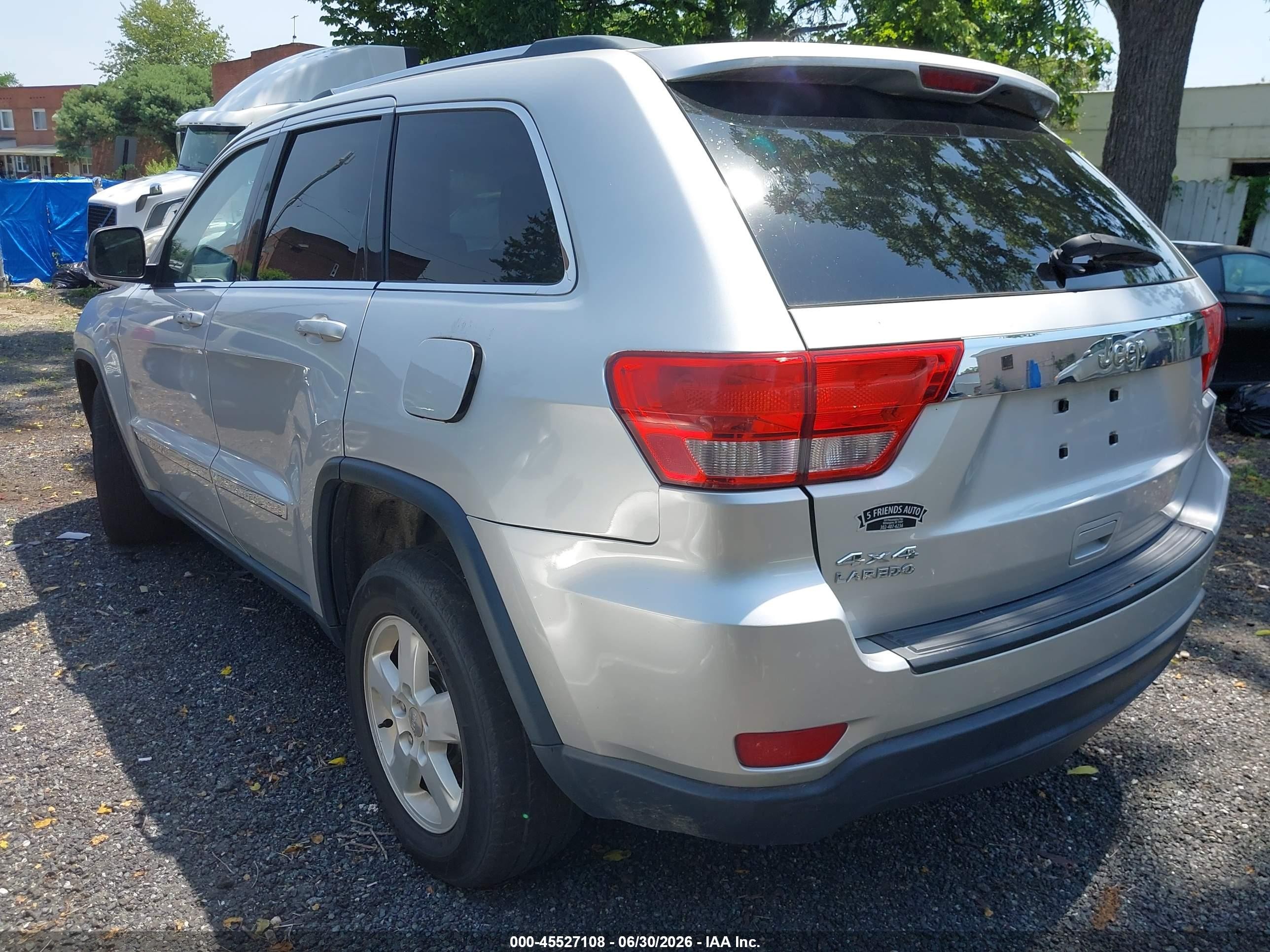 2013 Jeep Grand Cherokee Laredo Silver vin: 1C4RJFAG5DC648361