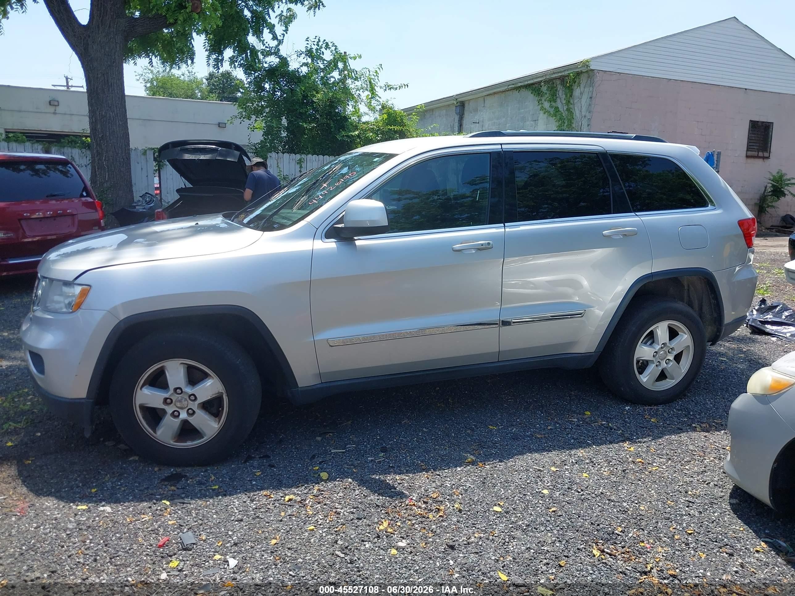 2013 Jeep Grand Cherokee Laredo Silver vin: 1C4RJFAG5DC648361