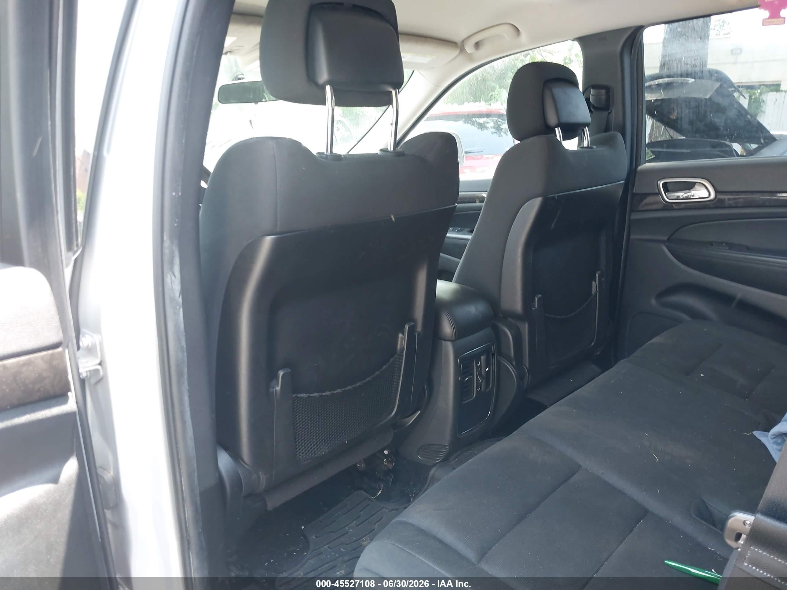 2013 Jeep Grand Cherokee Laredo Silver vin: 1C4RJFAG5DC648361