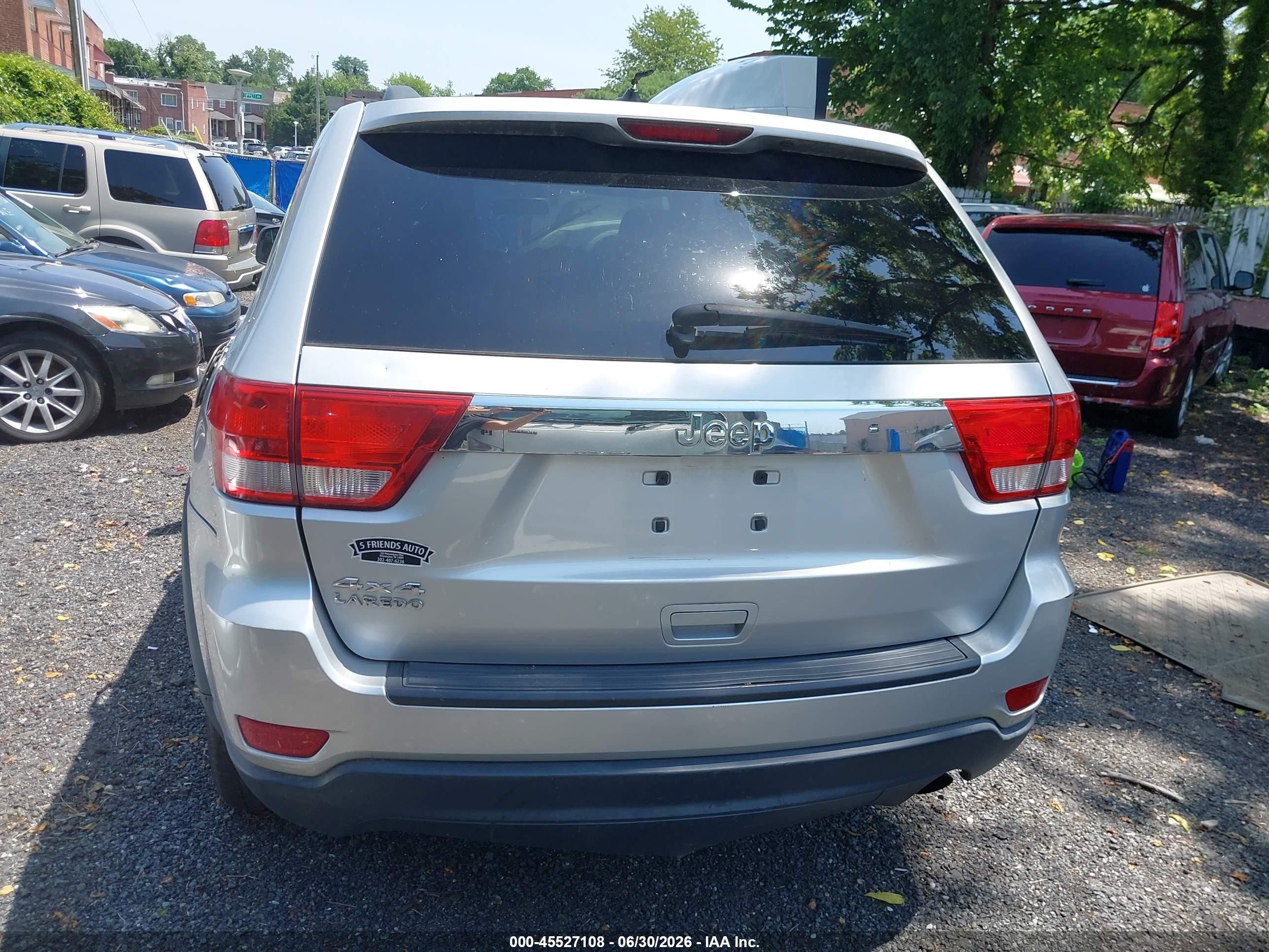 2013 Jeep Grand Cherokee Laredo Silver vin: 1C4RJFAG5DC648361