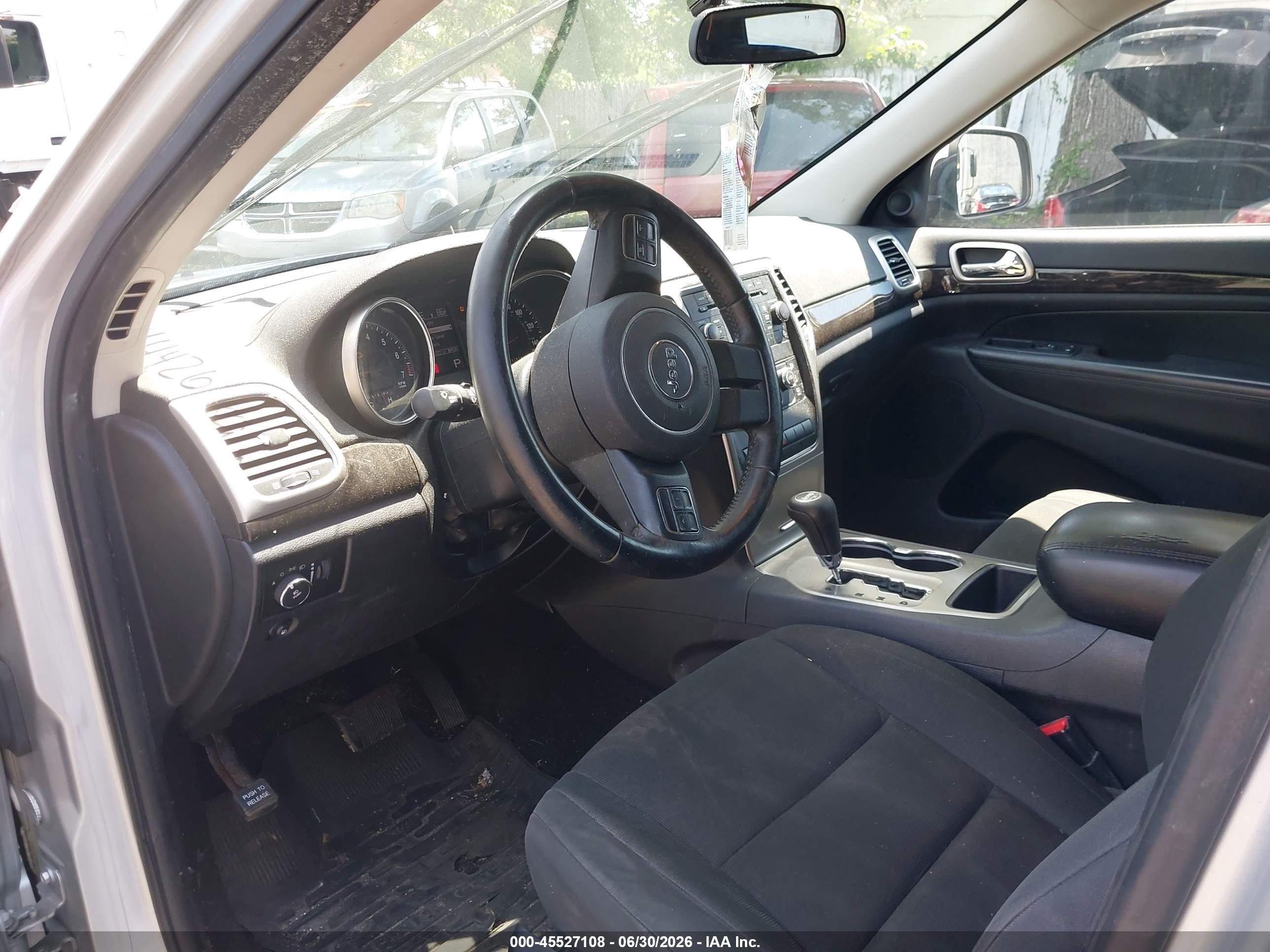 2013 Jeep Grand Cherokee Laredo Silver vin: 1C4RJFAG5DC648361