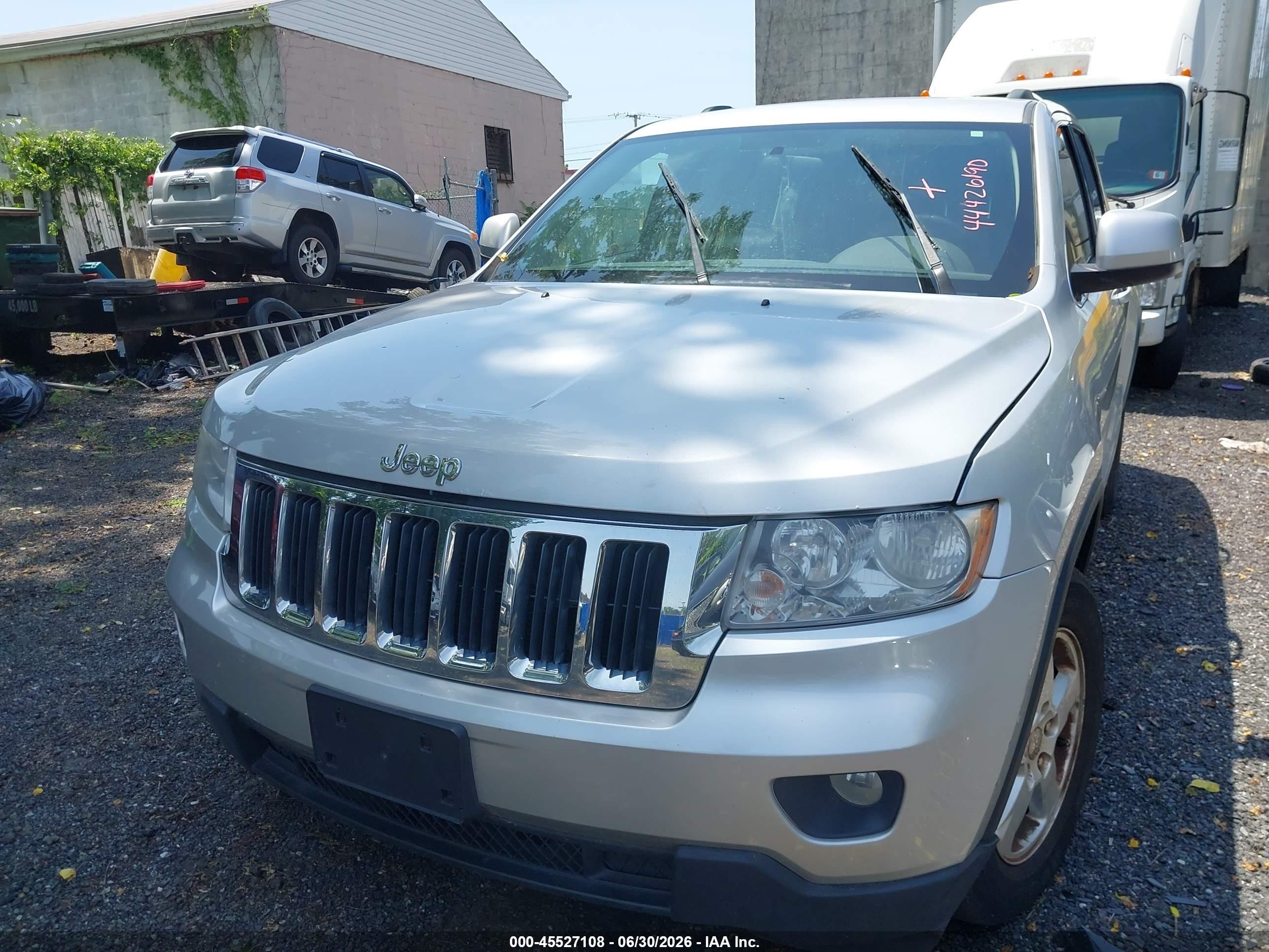 2013 Jeep Grand Cherokee Laredo Silver vin: 1C4RJFAG5DC648361