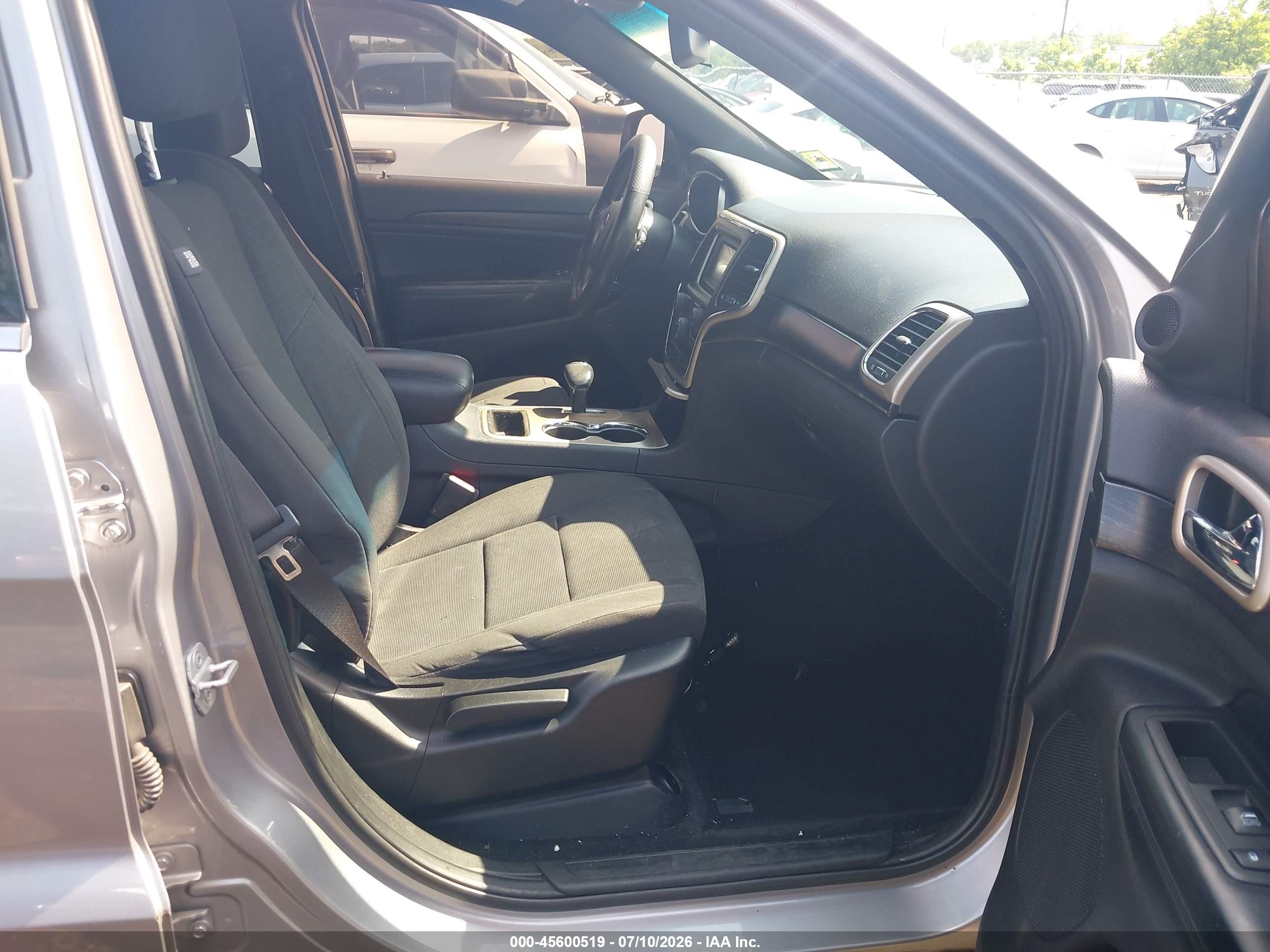 2014 Jeep Grand Cherokee Laredo Silver vin: 1C4RJFAG5EC186417
