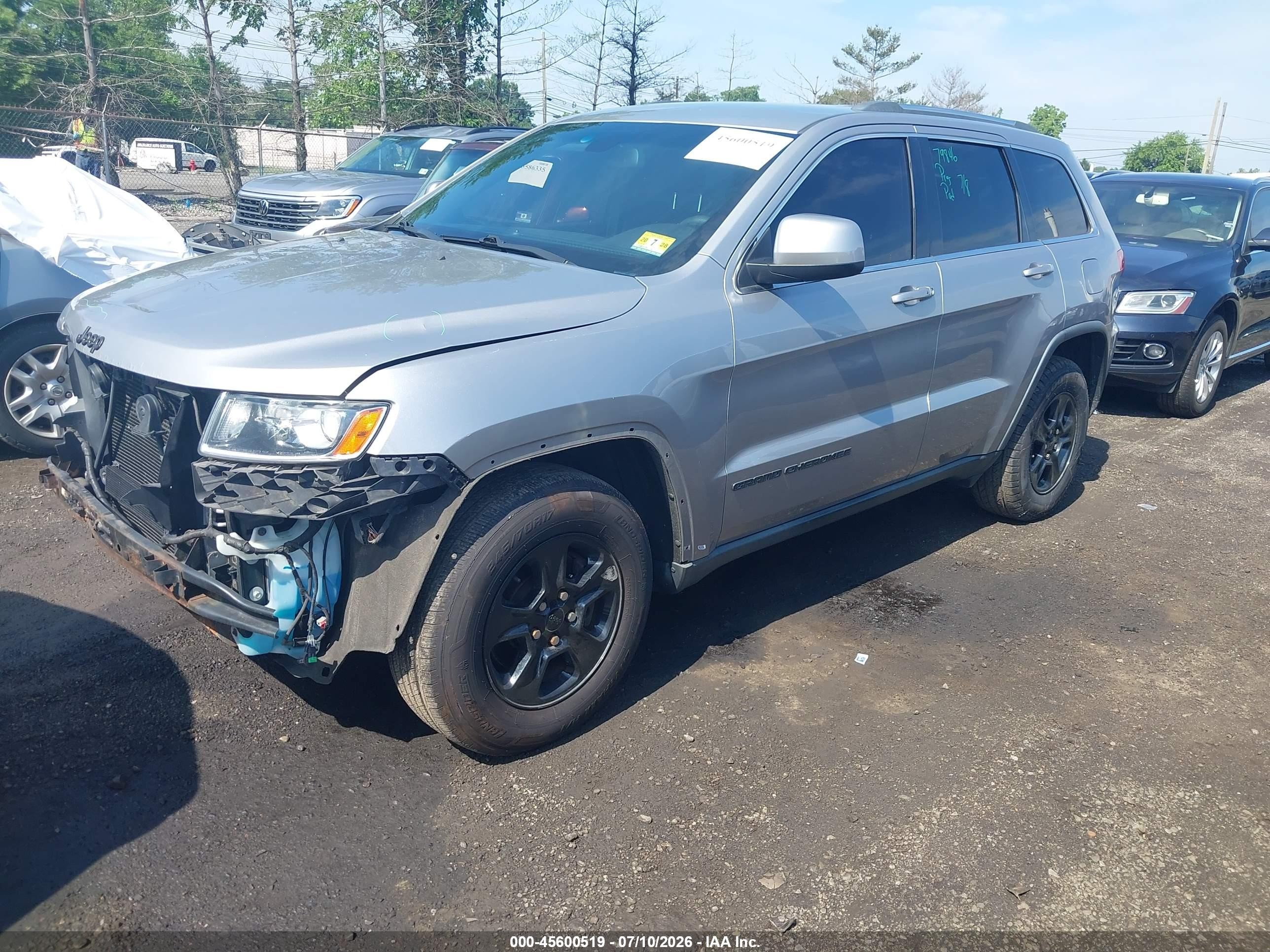 2014 Jeep Grand Cherokee Laredo Silver vin: 1C4RJFAG5EC186417