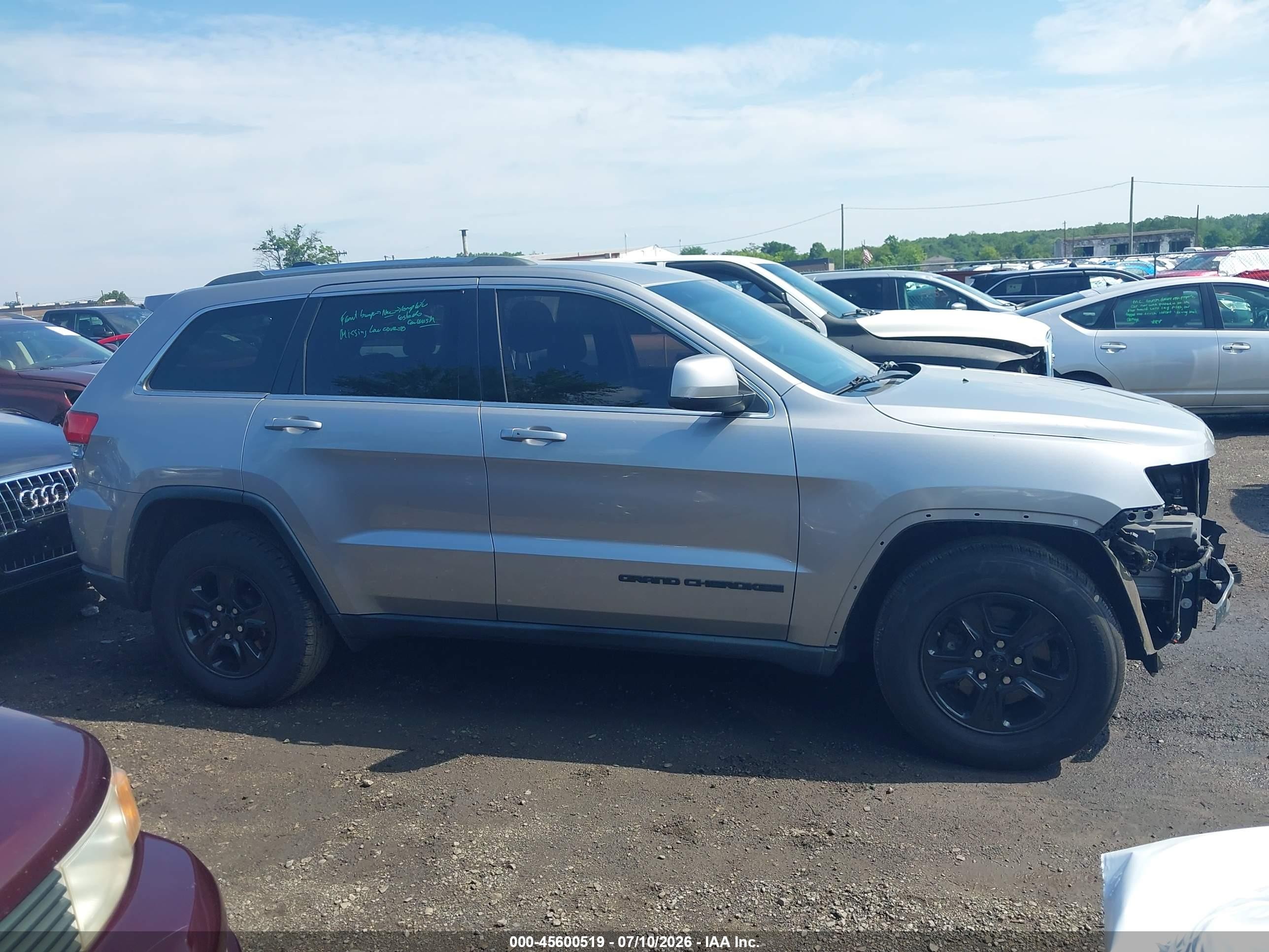 2014 Jeep Grand Cherokee Laredo Silver vin: 1C4RJFAG5EC186417