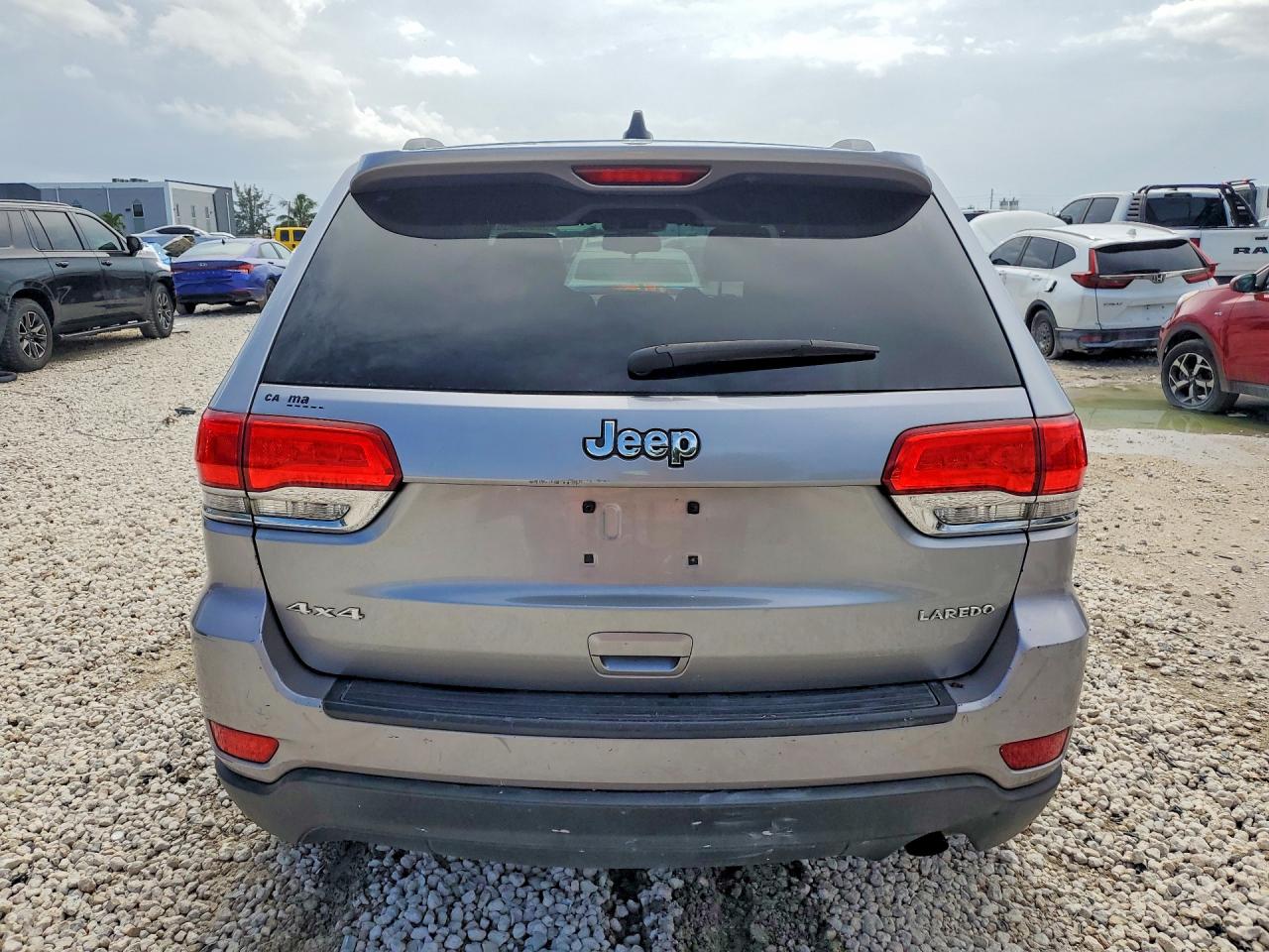 2014 Jeep Grand Cherokee Laredo Silver vin: 1C4RJFAG5EC280541