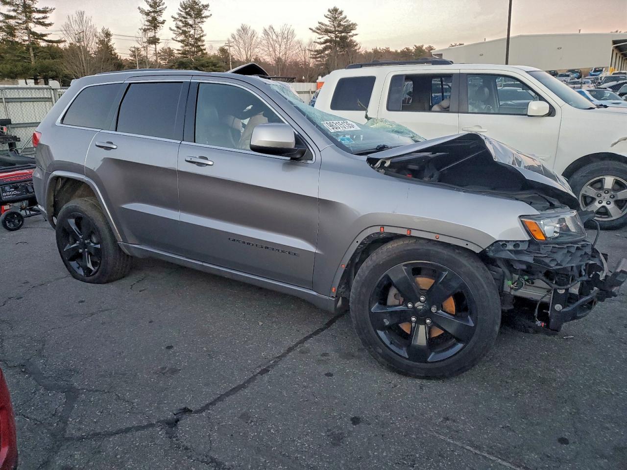 2014 Jeep Grand Cherokee Laredo Серебряный vin: 1C4RJFAG5EC569449