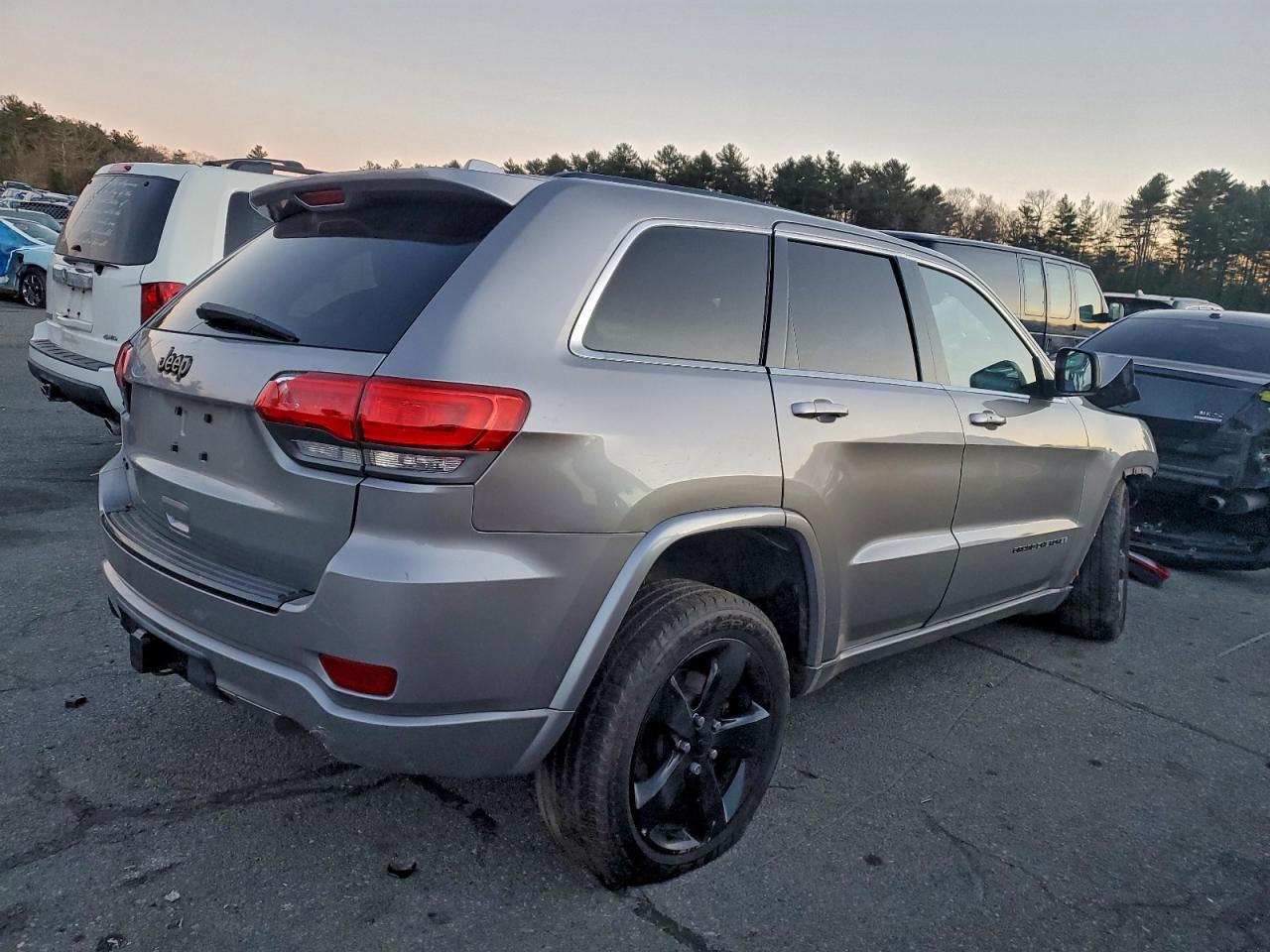 2014 Jeep Grand Cherokee Laredo Серебряный vin: 1C4RJFAG5EC569449