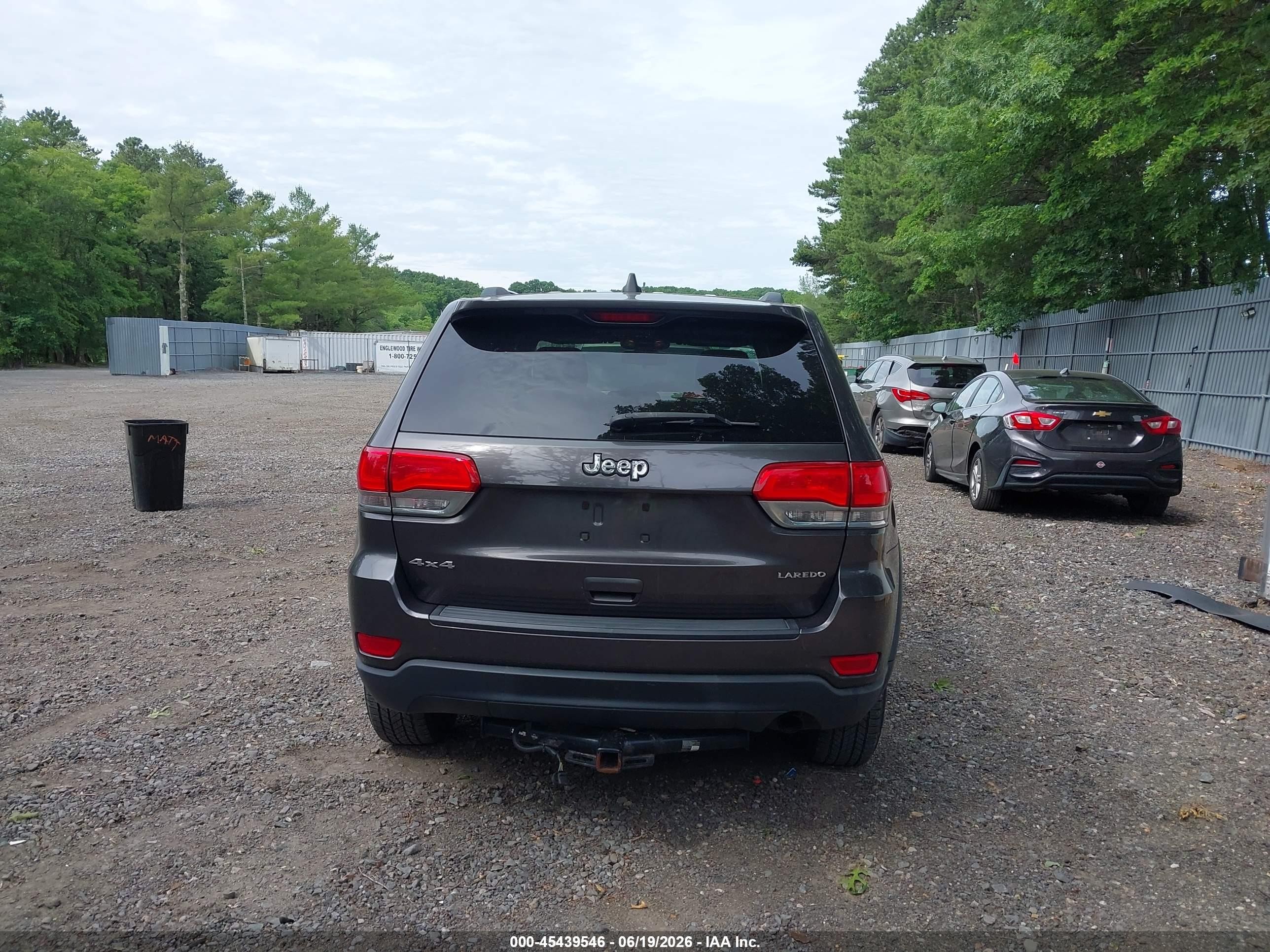 2015 Jeep Grand Cherokee Laredo Gray vin: 1C4RJFAG5FC115686