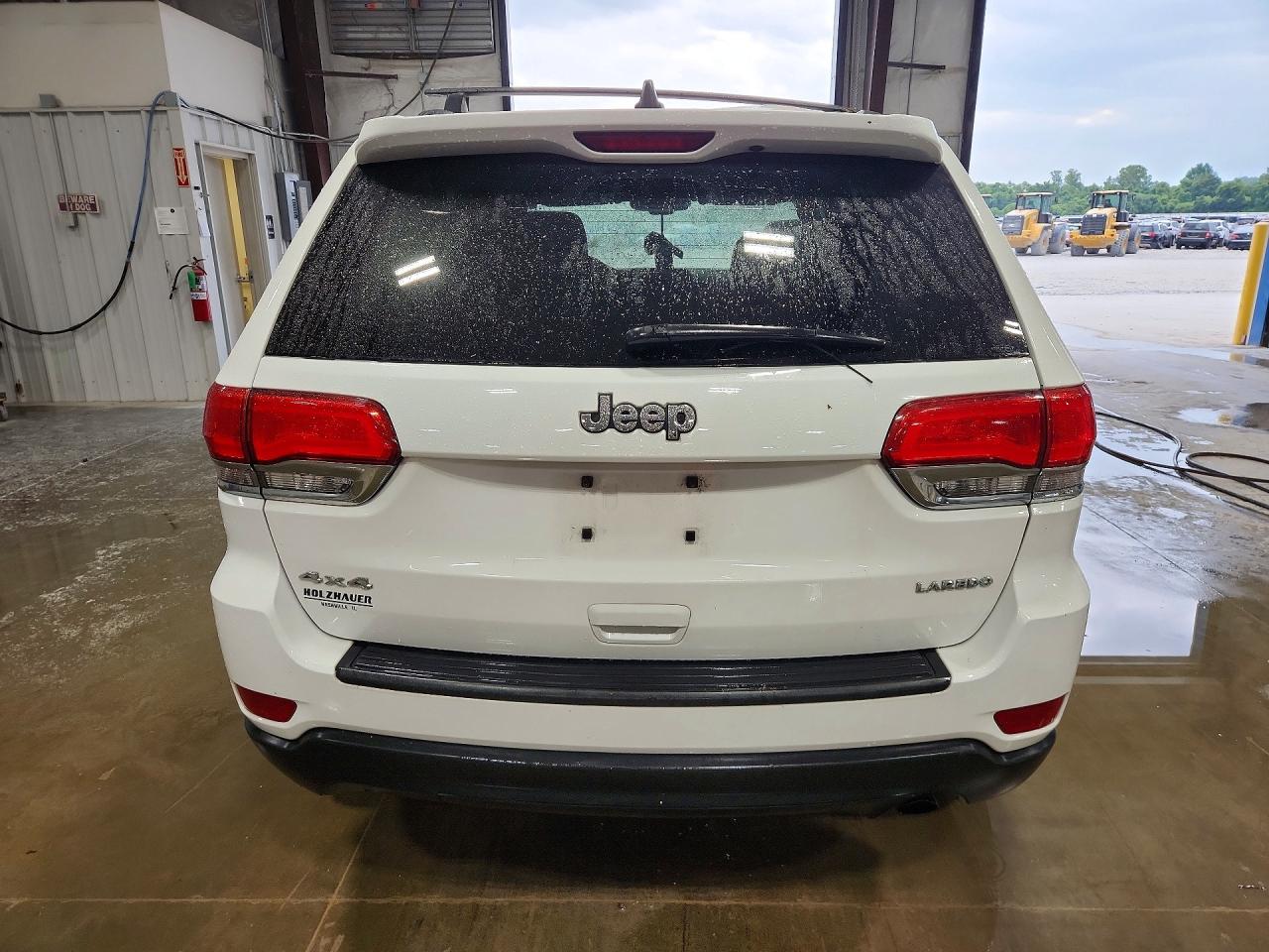 2015 Jeep Grand Cherokee Laredo White vin: 1C4RJFAG5FC146033