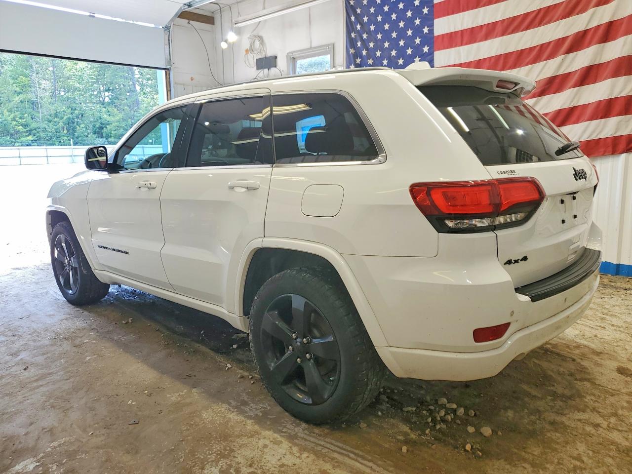 2015 Jeep Grand Cherokee Laredo White vin: 1C4RJFAG5FC172888