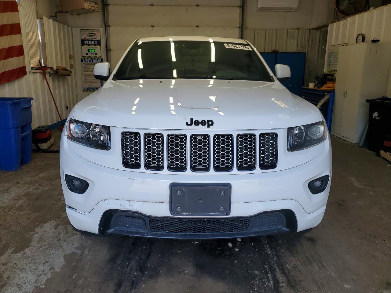 2015 Jeep Grand Cherokee Laredo White vin: 1C4RJFAG5FC172888