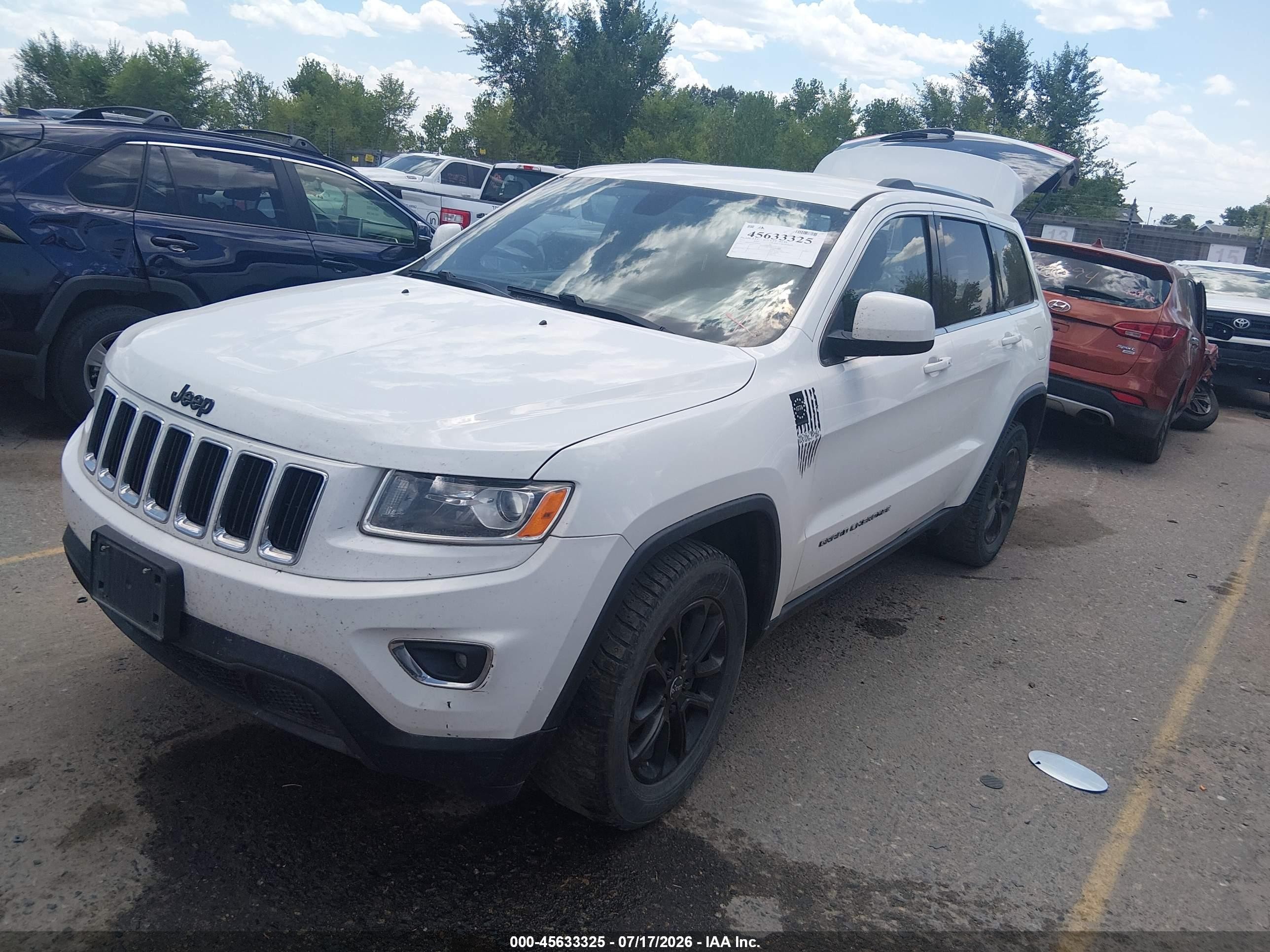2015 Jeep Grand Cherokee Laredo White vin: 1C4RJFAG5FC196365