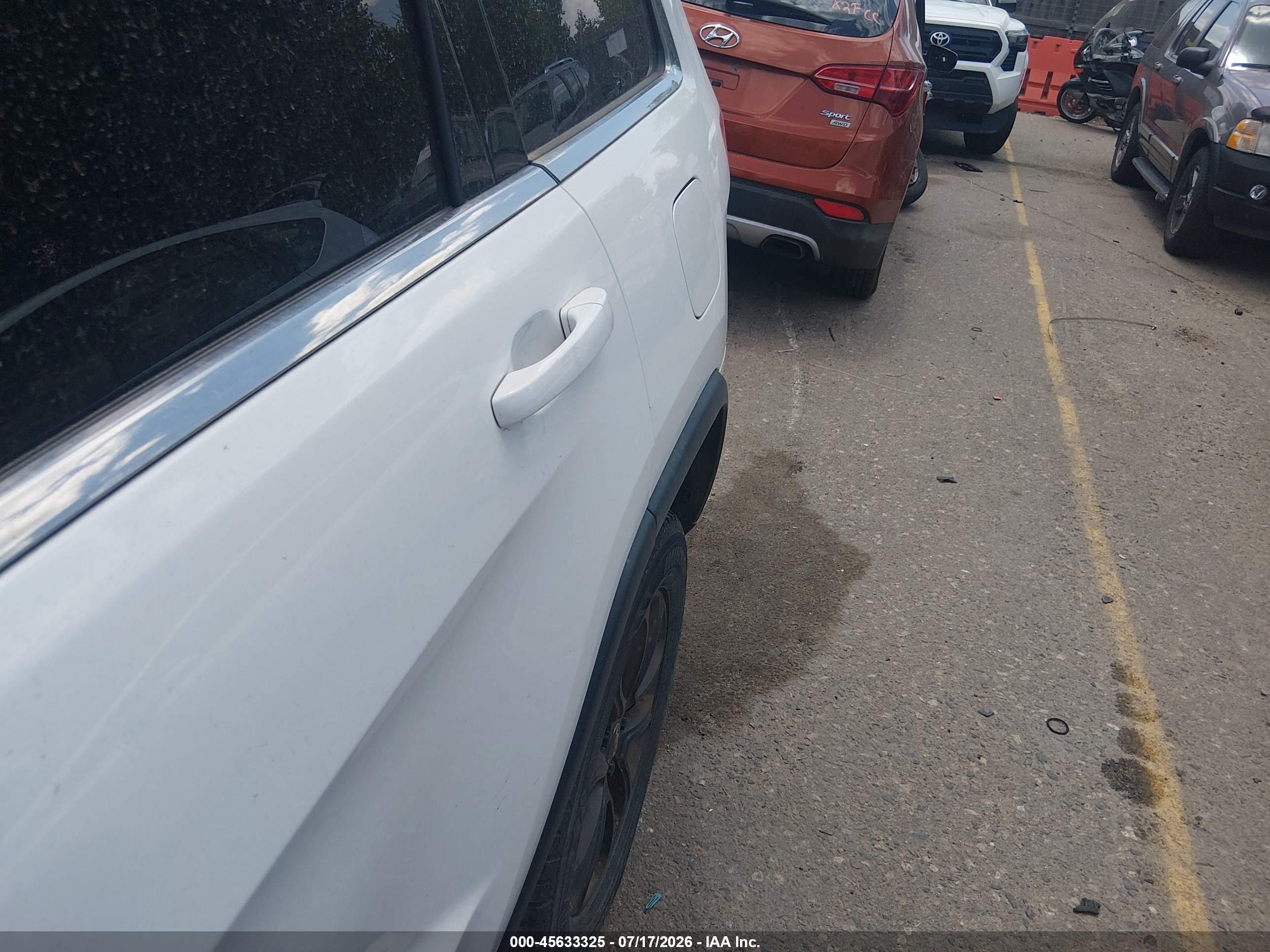 2015 Jeep Grand Cherokee Laredo White vin: 1C4RJFAG5FC196365