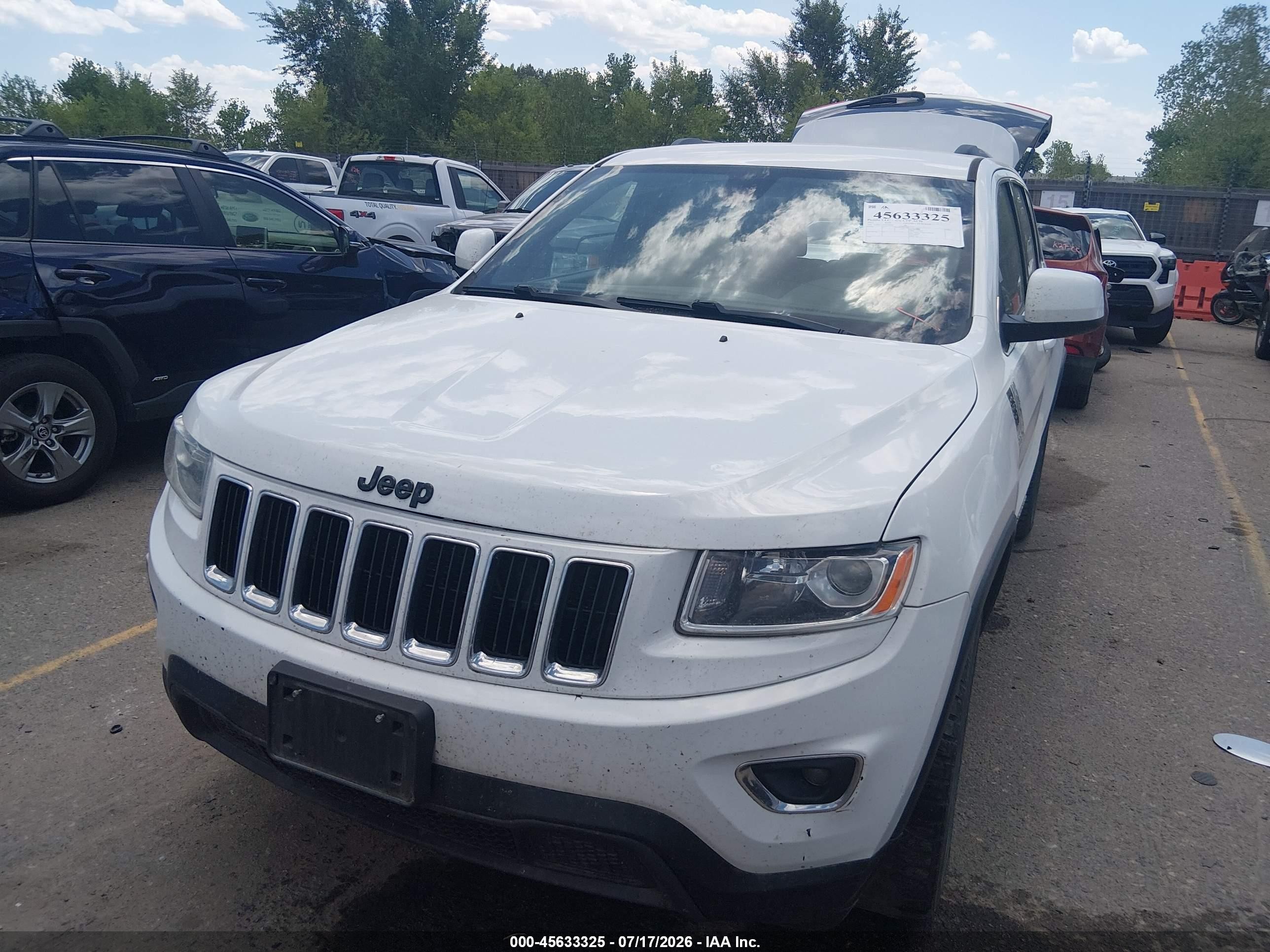 2015 Jeep Grand Cherokee Laredo White vin: 1C4RJFAG5FC196365
