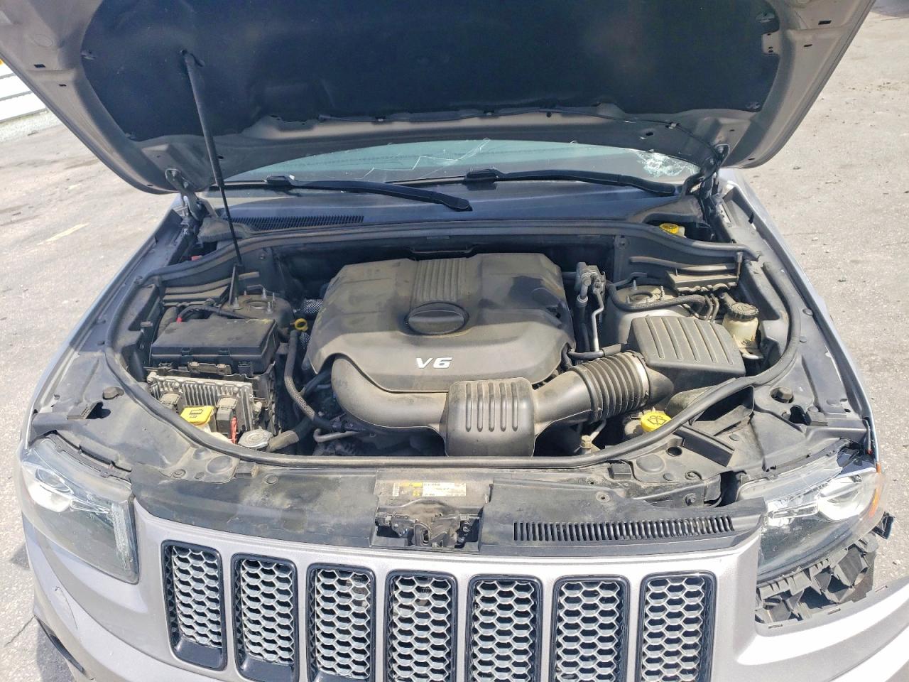 2015 Jeep Grand Cherokee Laredo Silver vin: 1C4RJFAG5FC797243
