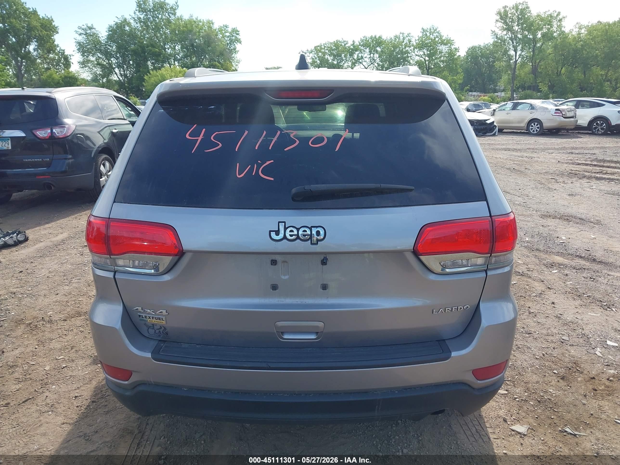 2015 Jeep Grand Cherokee Laredo Gray vin: 1C4RJFAG5FC838132