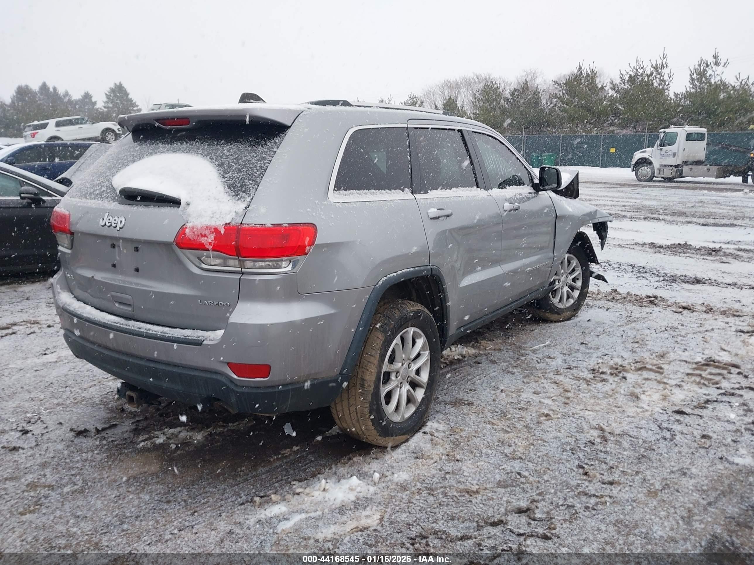 2015 Jeep Grand Cherokee Laredo Серебряный vin: 1C4RJFAG5FC895852