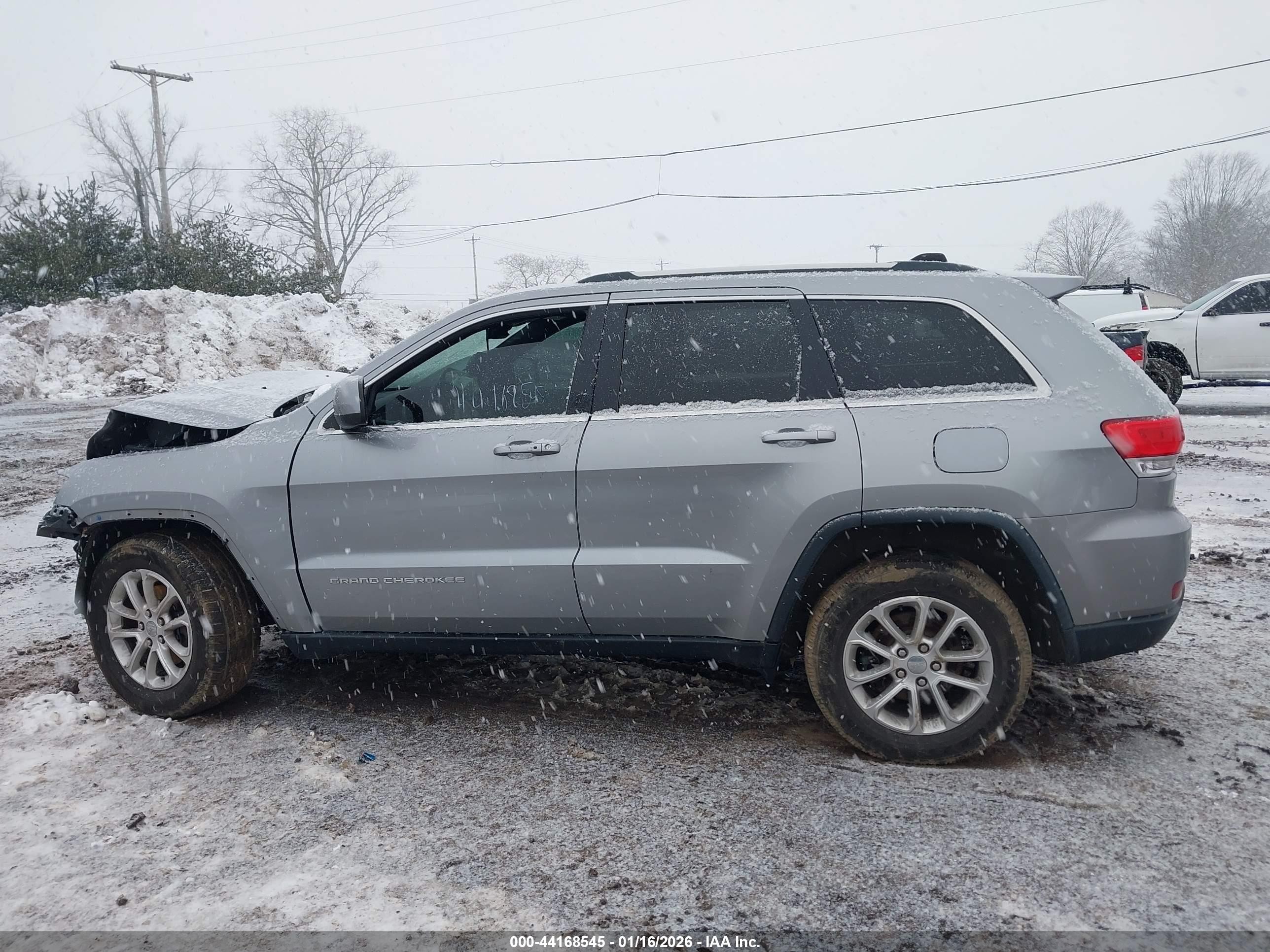 2015 Jeep Grand Cherokee Laredo Серебряный vin: 1C4RJFAG5FC895852