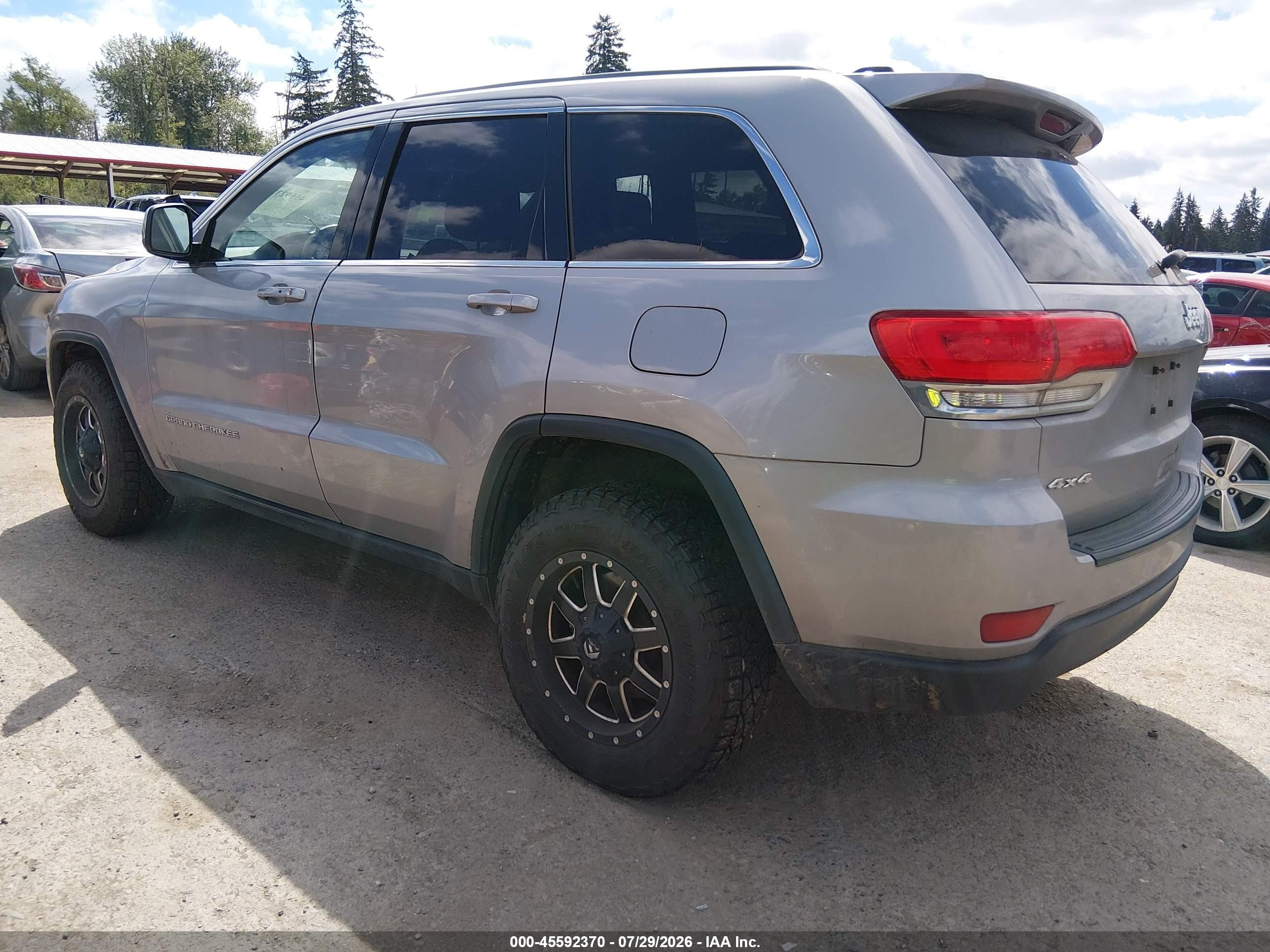 2015 Jeep Grand Cherokee Laredo Silver vin: 1C4RJFAG5FC919955