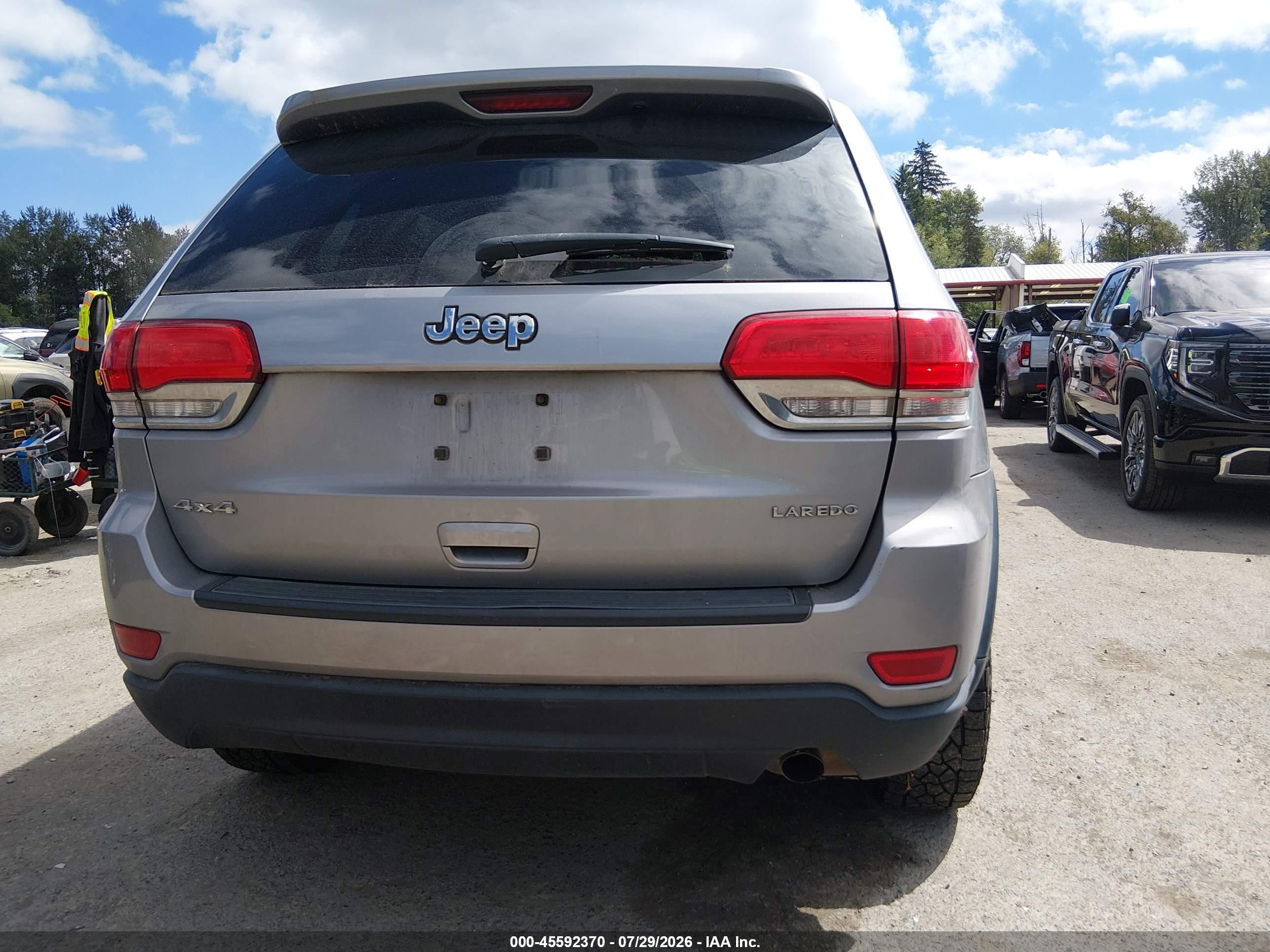 2015 Jeep Grand Cherokee Laredo Silver vin: 1C4RJFAG5FC919955