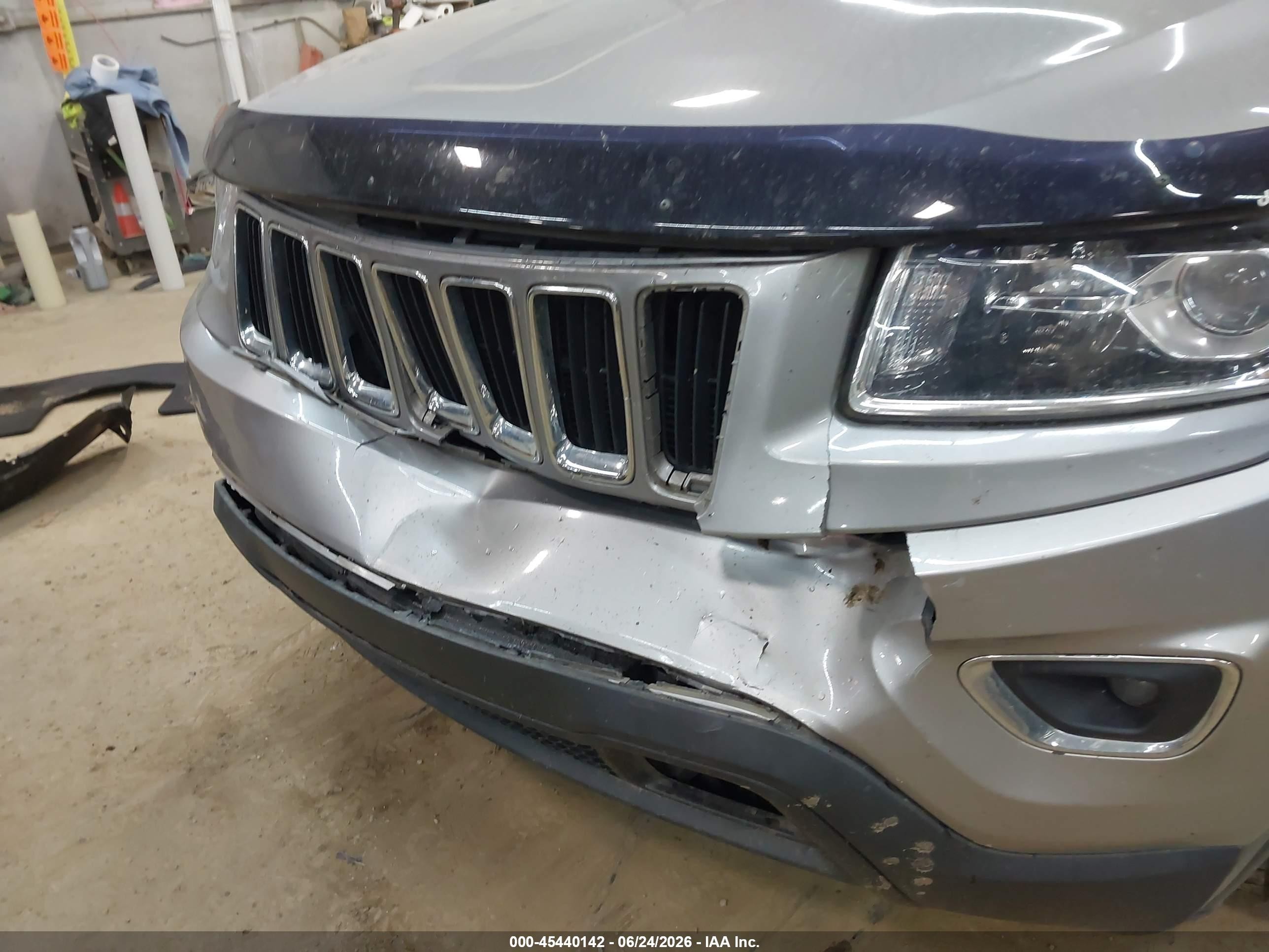 2015 Jeep Grand Cherokee Laredo Серый vin: 1C4RJFAG5FC940594