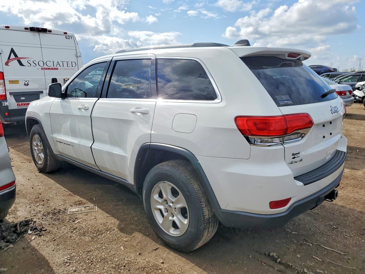 2015 Jeep Grand Cherokee Laredo White vin: 1C4RJFAG5FC950333