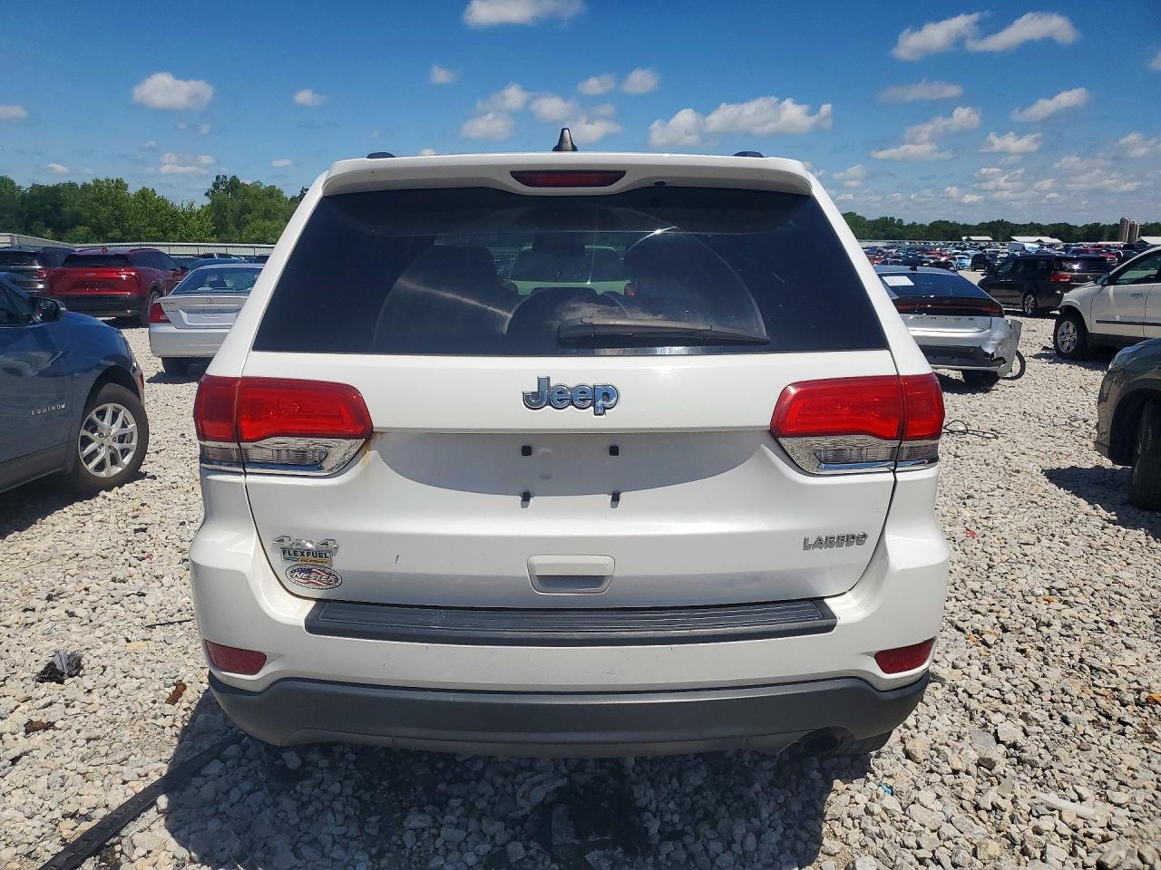 2015 Jeep Grand Cherokee Laredo White vin: 1C4RJFAG5FC954382