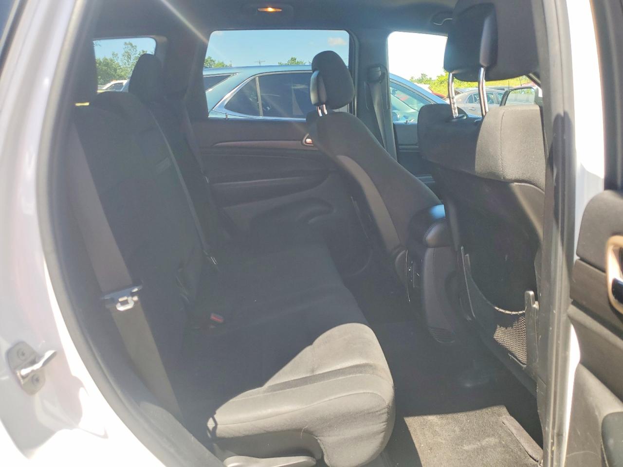 2015 Jeep Grand Cherokee Laredo White vin: 1C4RJFAG5FC954382