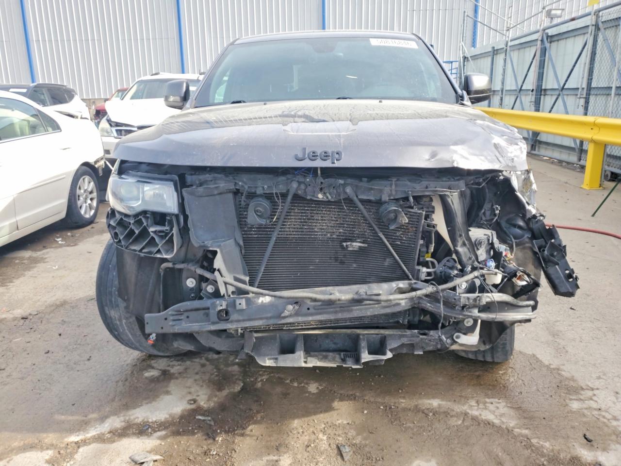 2018 Jeep Grand Cherokee Laredo Серый vin: 1C4RJFAG5JC103739