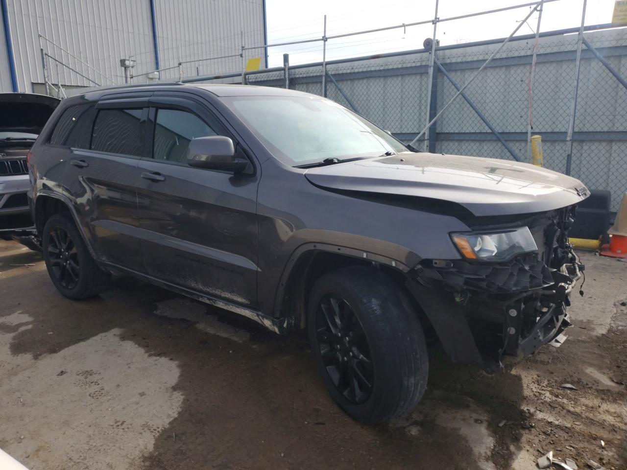 2018 Jeep Grand Cherokee Laredo Серый vin: 1C4RJFAG5JC103739